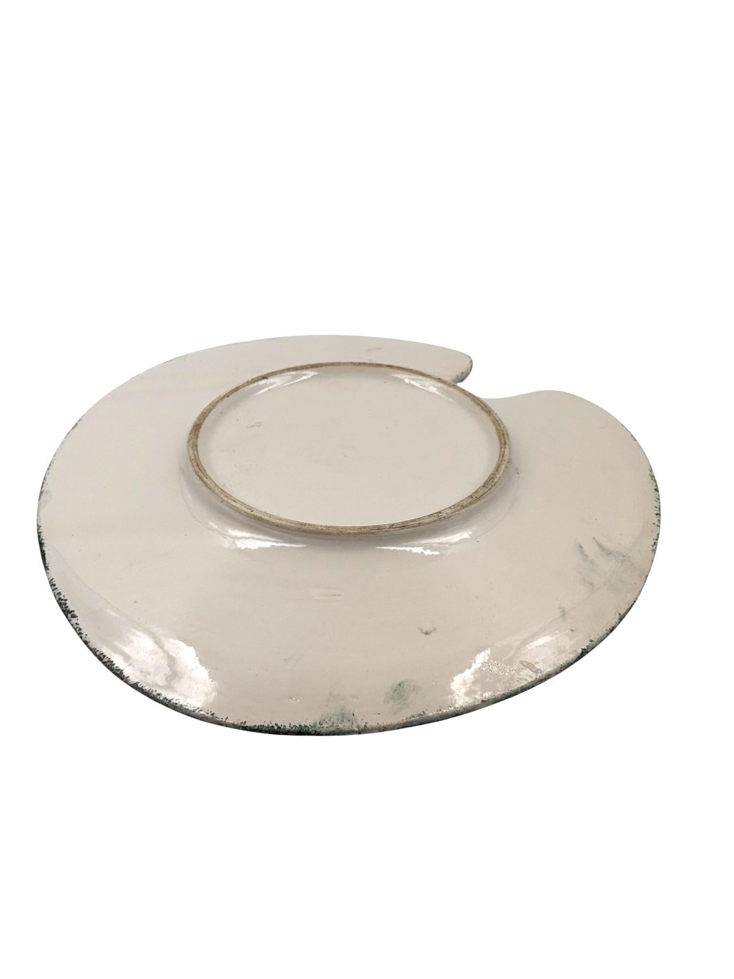 Plato de cerámica verde de la modernidad de mediados de siglo, Francia Años 60 en venta 8