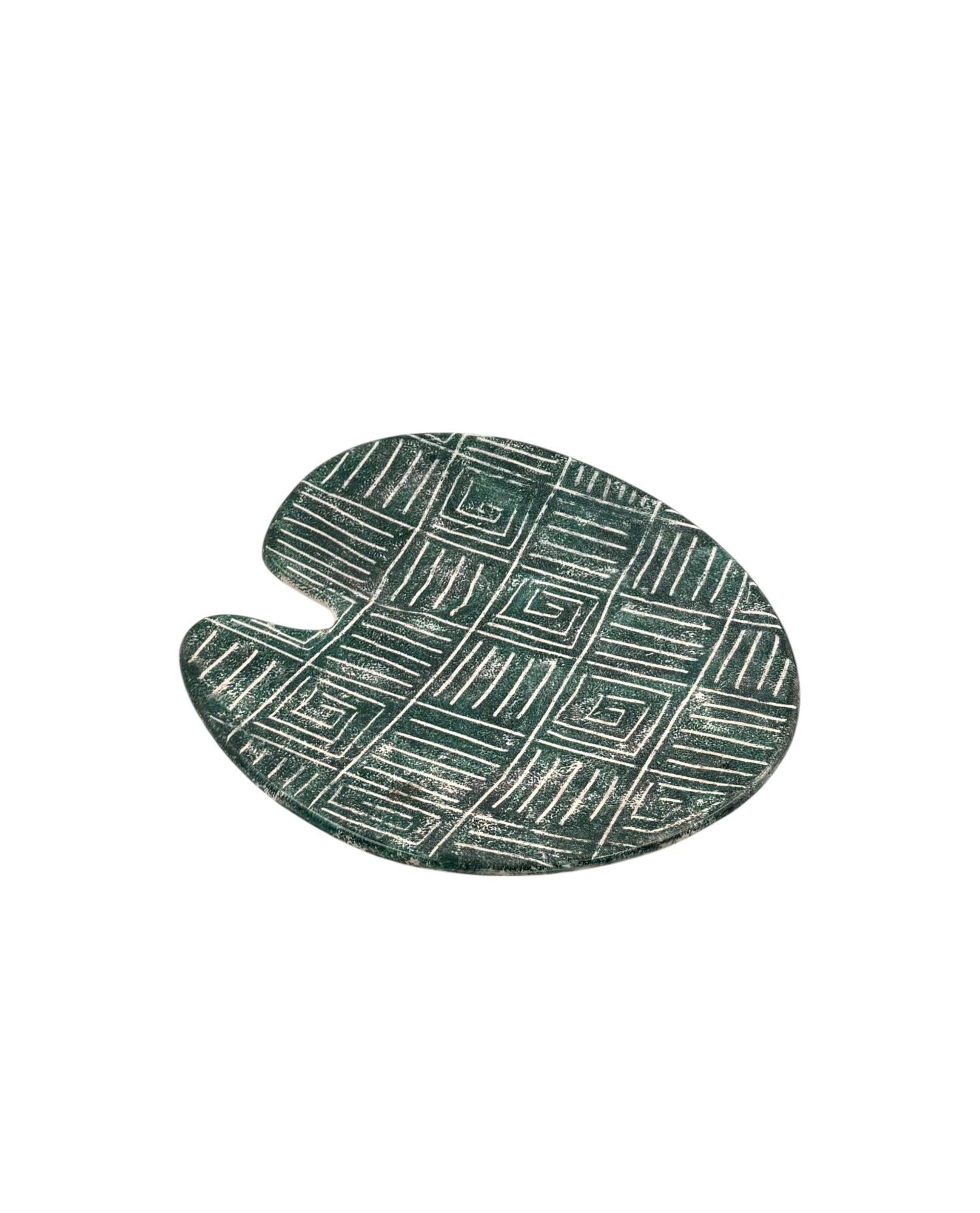 Plato de cerámica verde de la modernidad de mediados de siglo, Francia Años 60 en Excelente estado para la venta en Firenze, IT