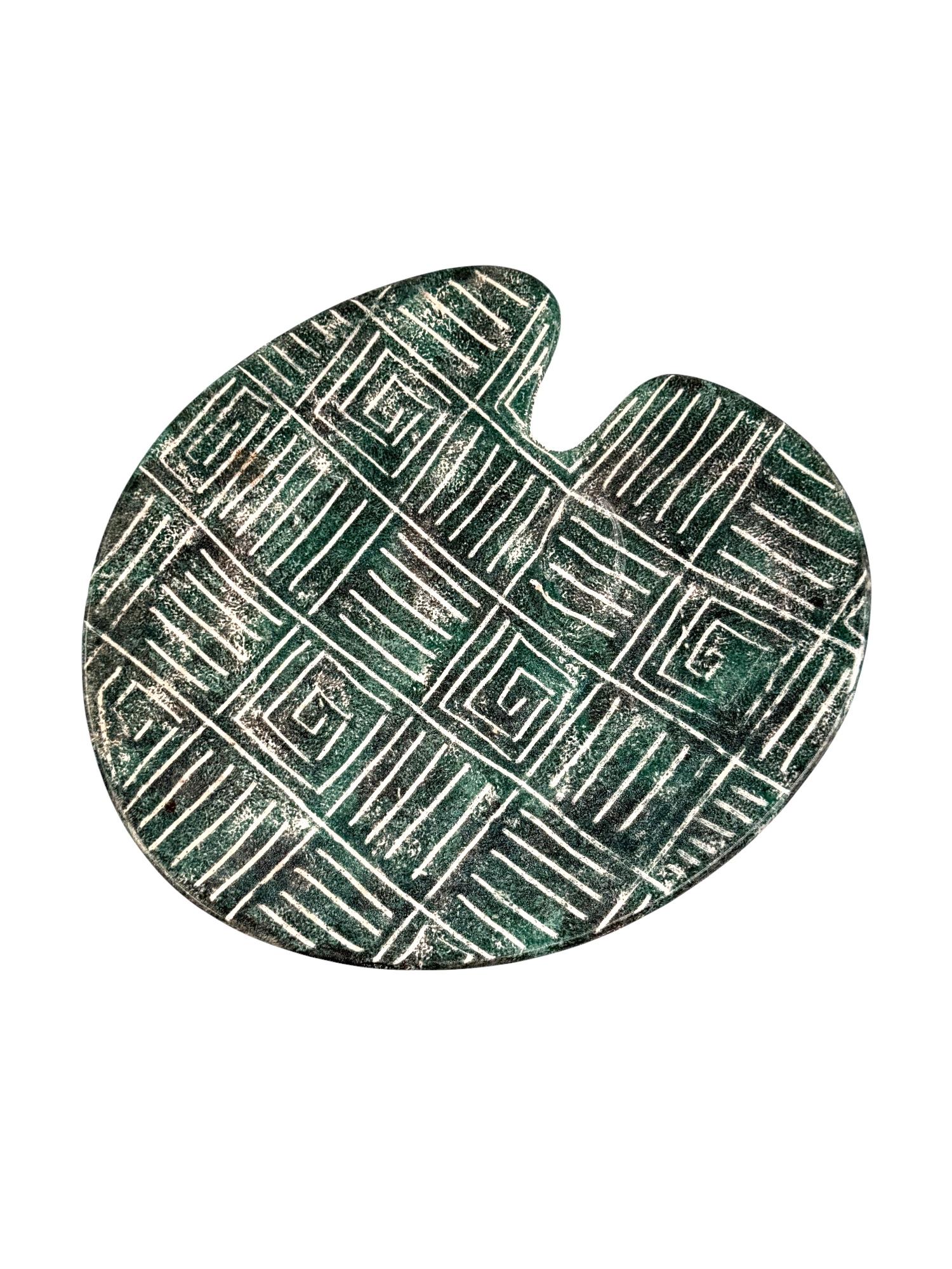 Plato de cerámica verde de la modernidad de mediados de siglo, Francia Años 60 en venta 1