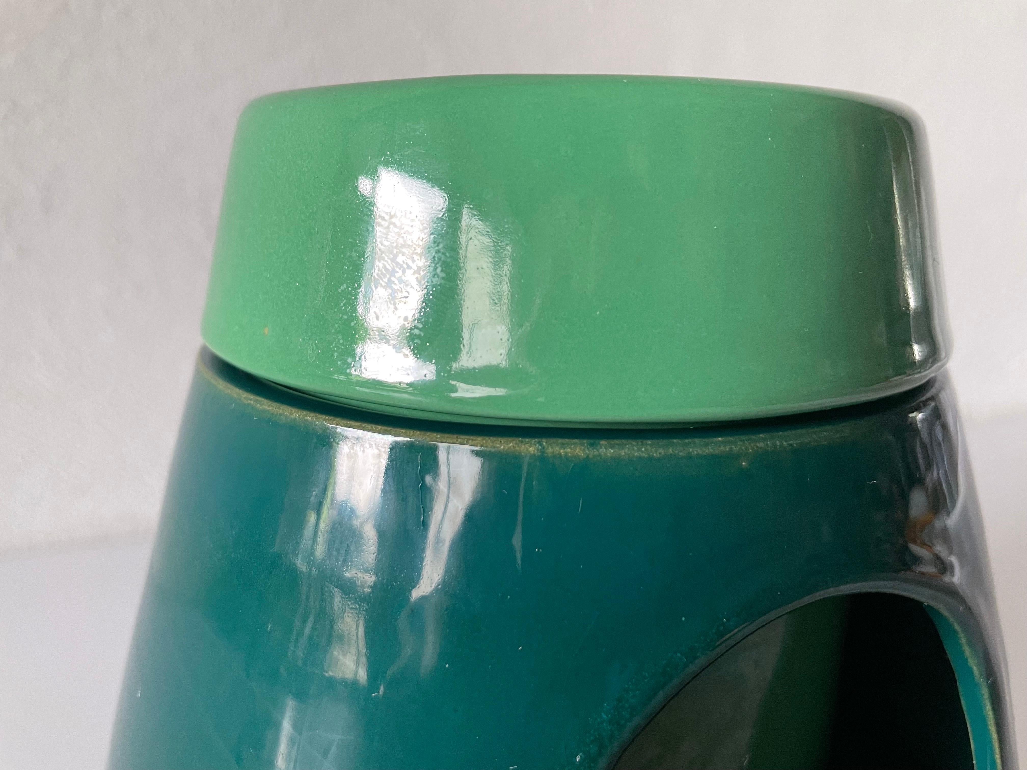 Mid-Century Modern Green Ceramic Swivel Table Lamp, 1960s, Italy In Good Condition For Sale In Hagenbach, DE