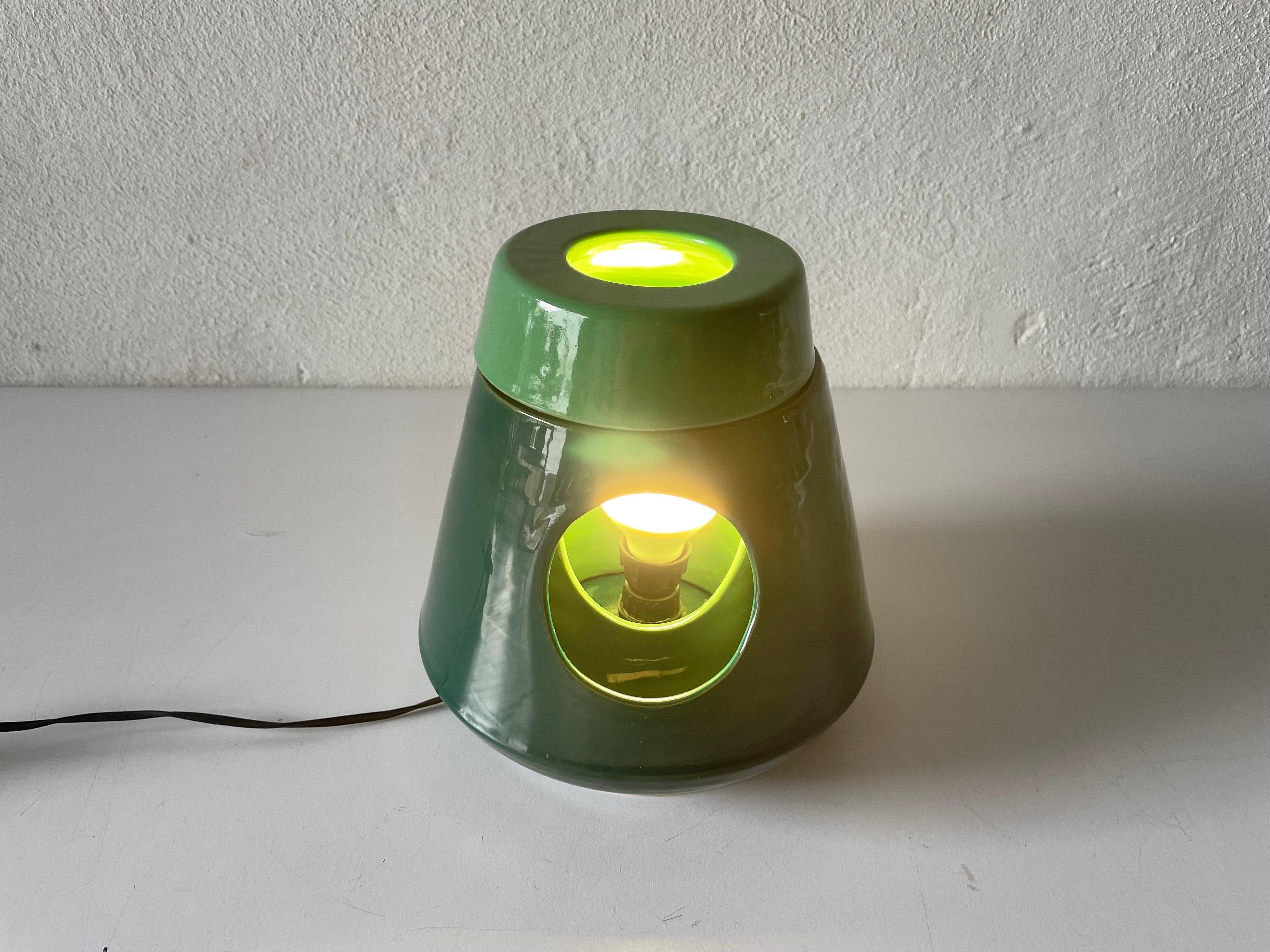 Moderne schwenkbare Tischlampe aus grüner Keramik, 1960er Jahre, Italien im Angebot 2