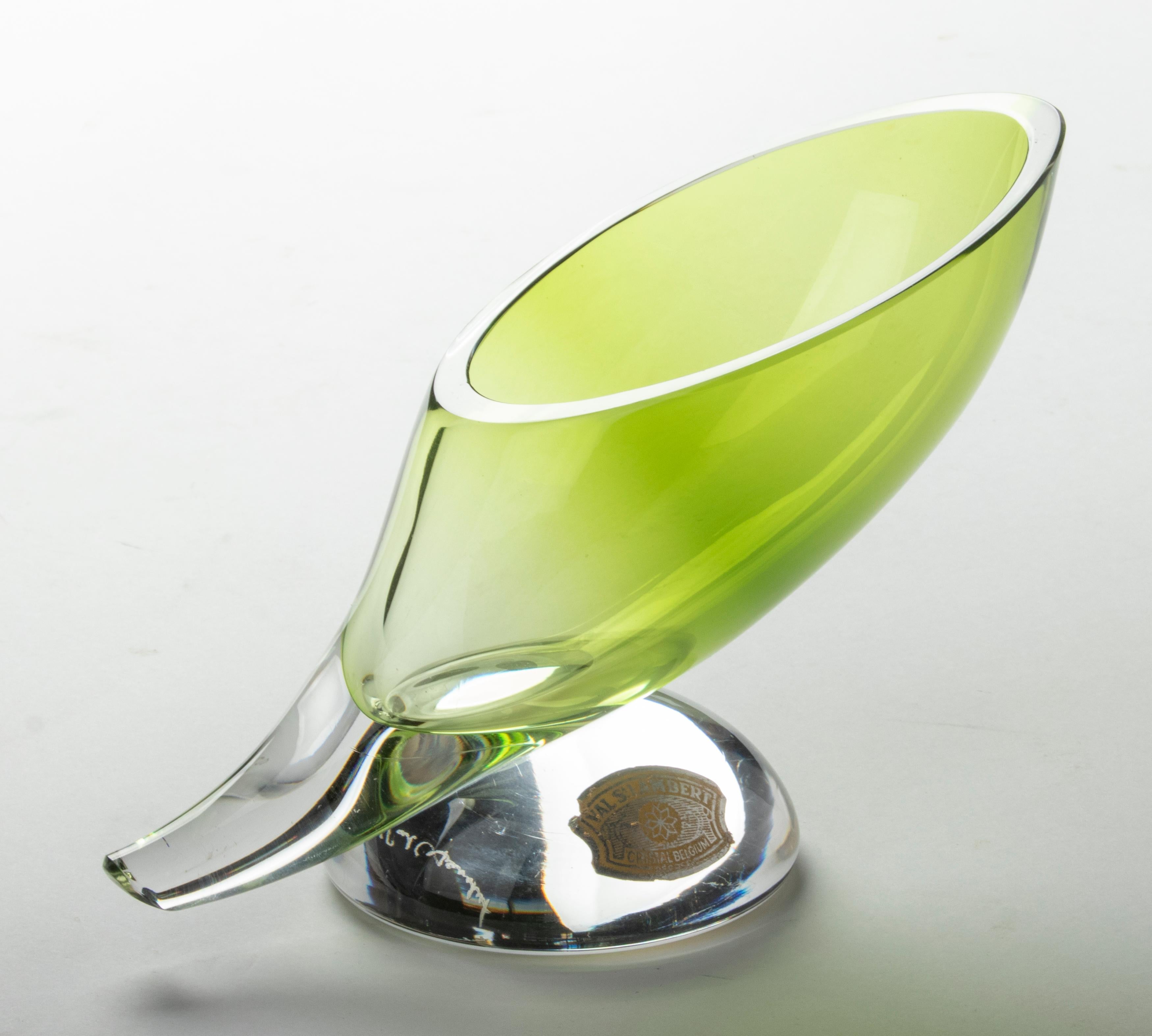 Vase en cristal vert moderne du milieu du siècle dernier par Val Saint Lambert en vente 6