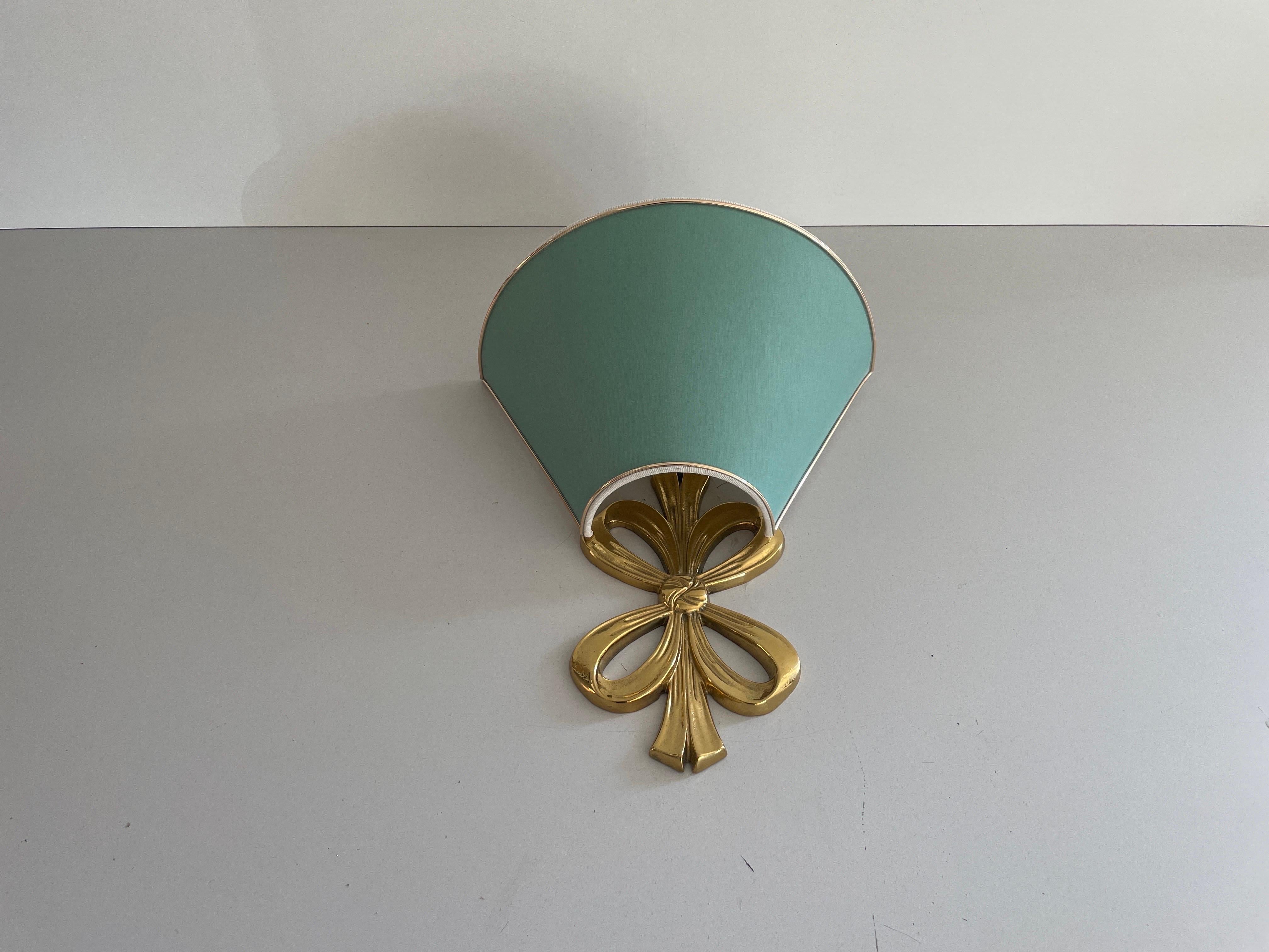 Mid-Century moderno Scontrino singolo in ottone e paralume in tessuto verde, 1960, Italia in vendita