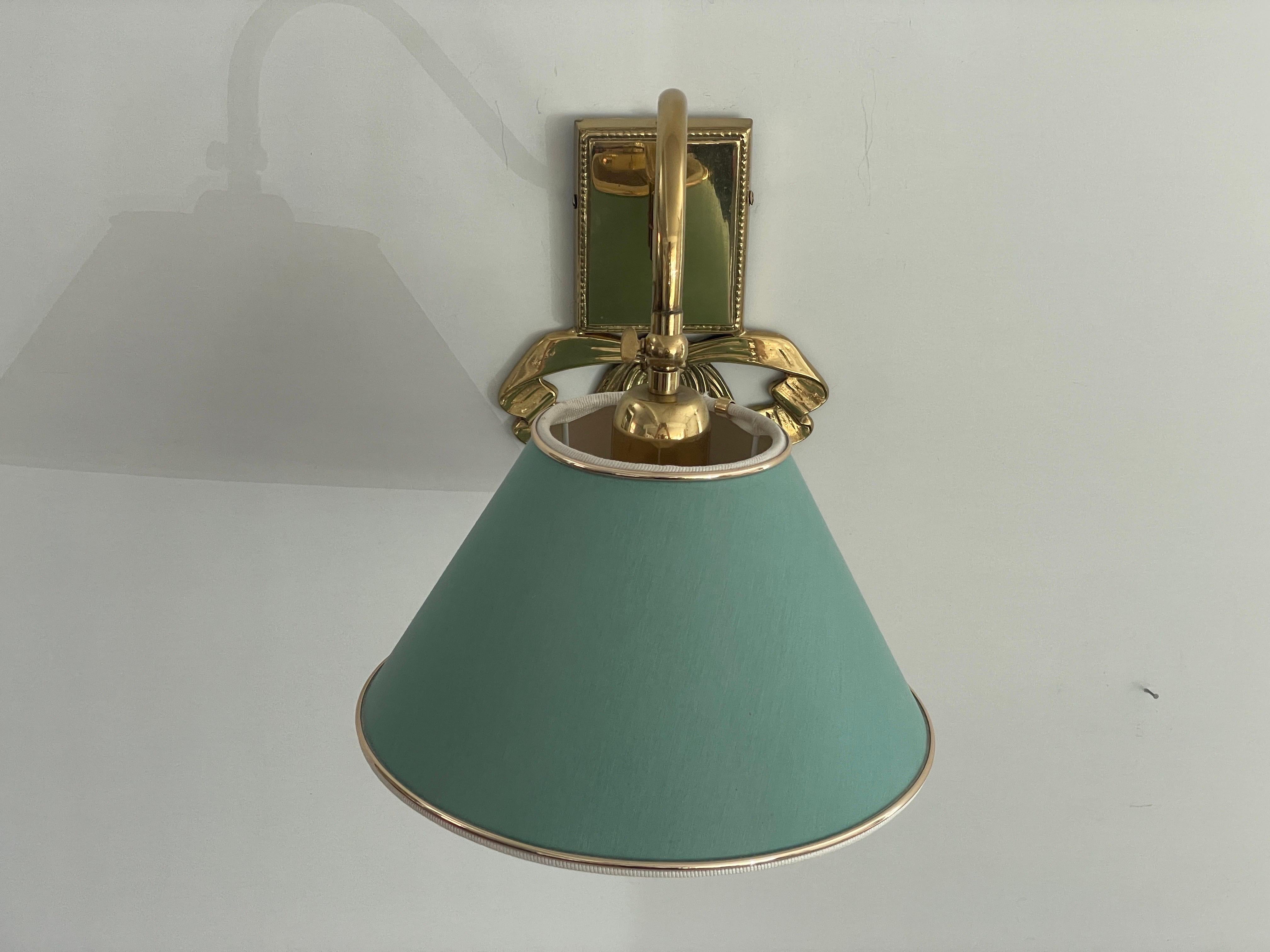 Italiano Scontrino singolo in ottone e paralume in tessuto verde, 1960, Italia in vendita