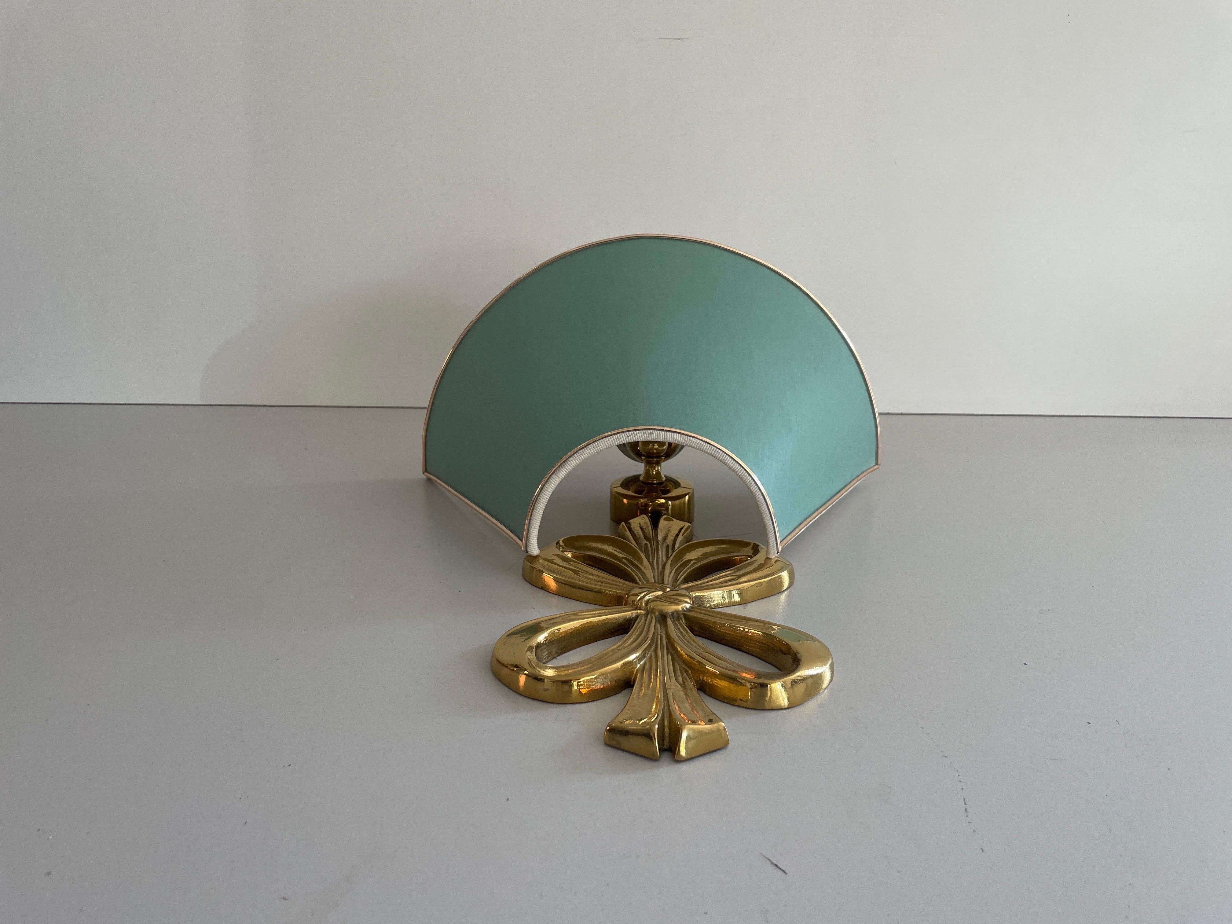 Scontrino singolo in ottone e paralume in tessuto verde, 1960, Italia In condizioni ottime in vendita a Hagenbach, DE