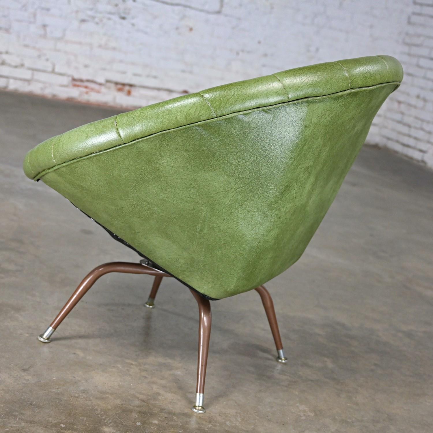 Mid Century Modern Green Faux Leather Tub or Saucer Swivel Chair with Metal Base 5