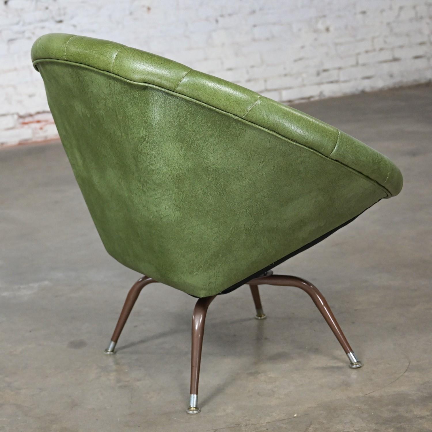 Mid Century Modern Green Faux Leather Tub or Saucer Swivel Chair with Metal Base 8