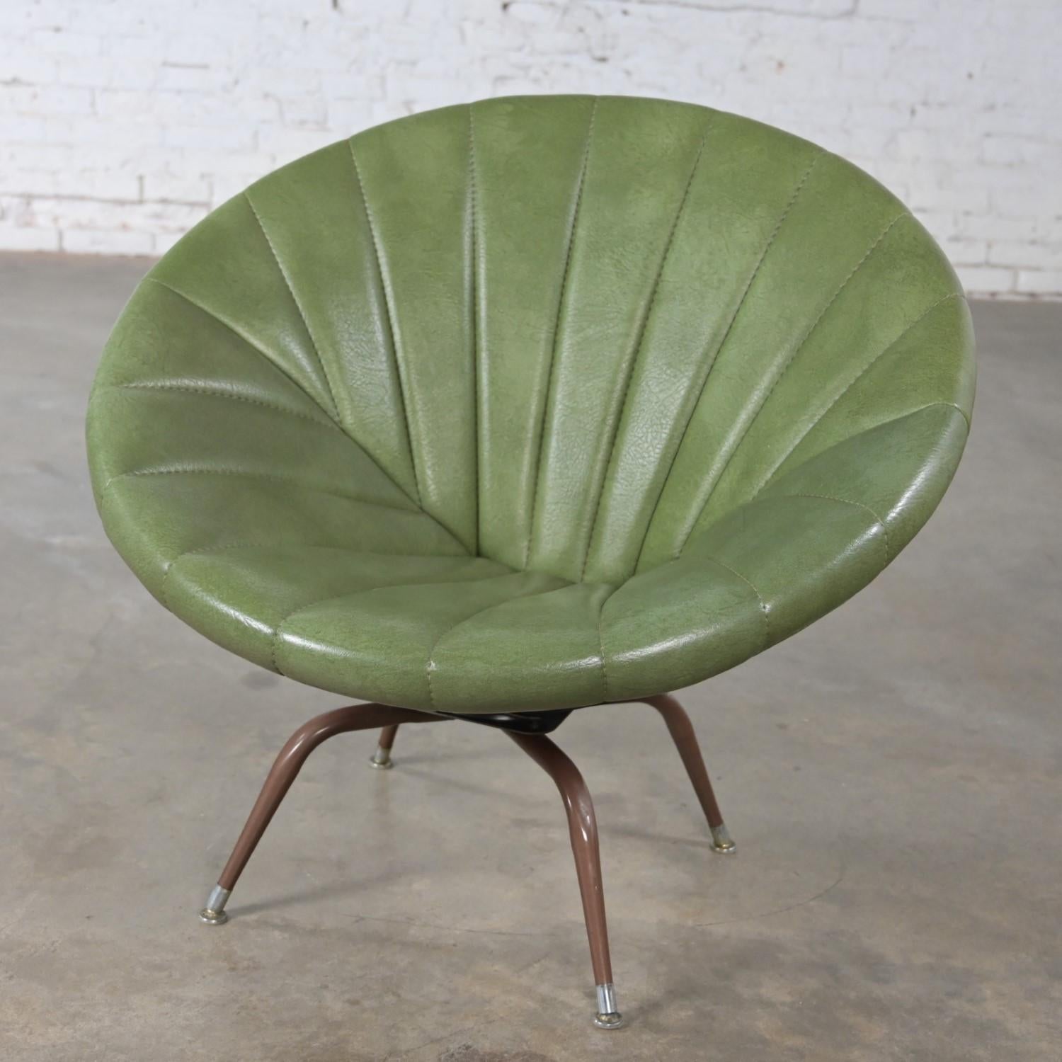 Mid-Century Modern Mid Century Modern Green Faux Leather Tub or Saucer Swivel Chair with Metal Base