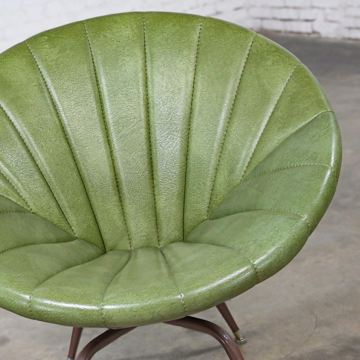 Mid Century Modern Green Faux Leather Tub or Saucer Swivel Chair with Metal Base 2