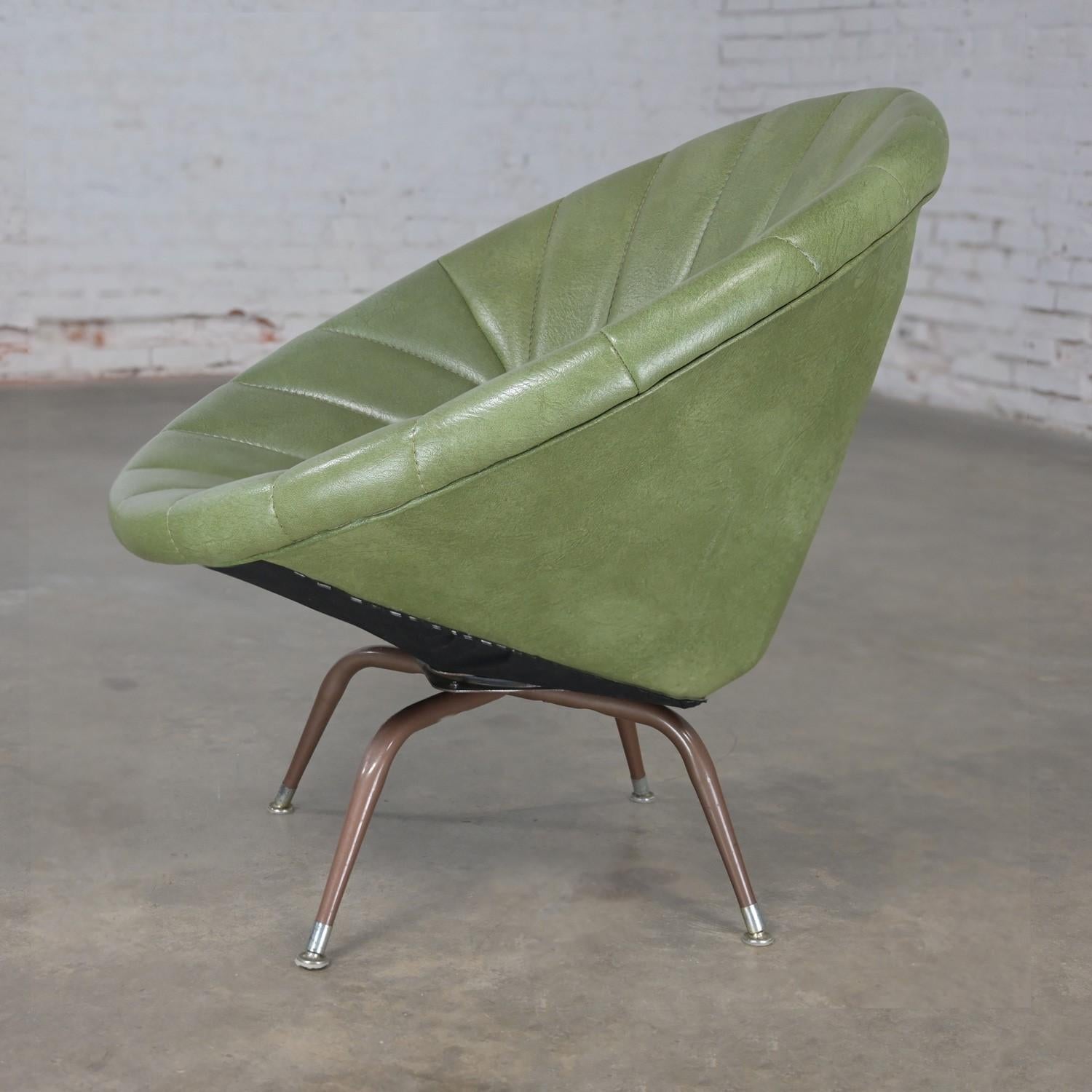 Mid Century Modern Green Faux Leather Tub or Saucer Swivel Chair with Metal Base 3