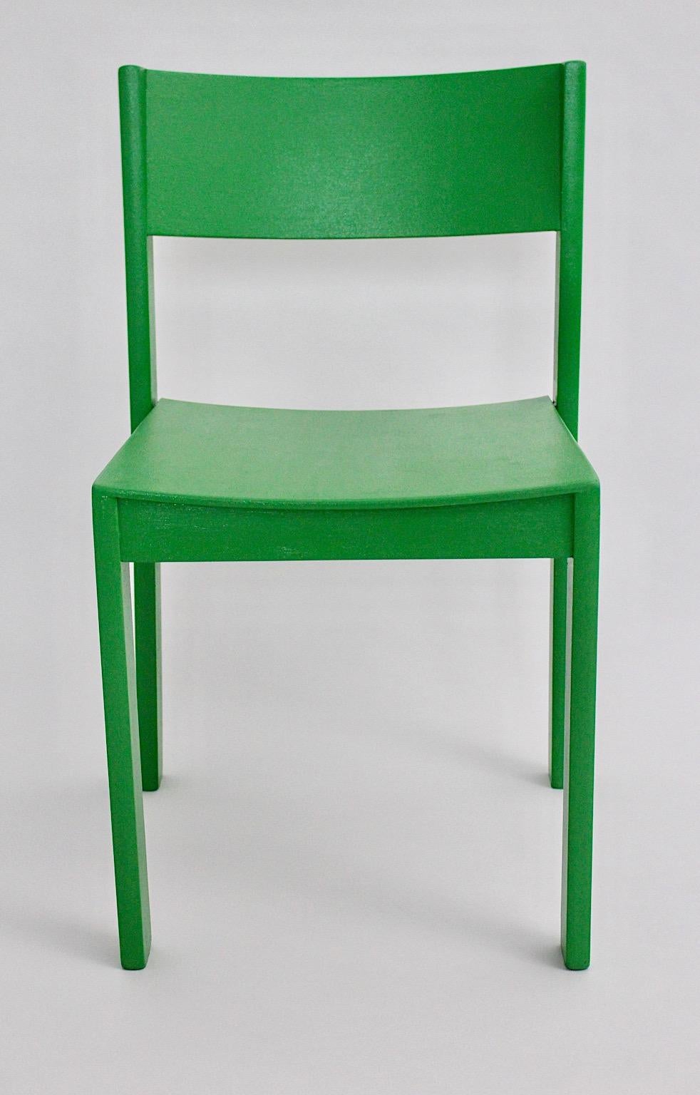 Mid Century Modern Grüne vier Esszimmerstühle oder Stühle 1950er Jahre Österreich im Angebot 1