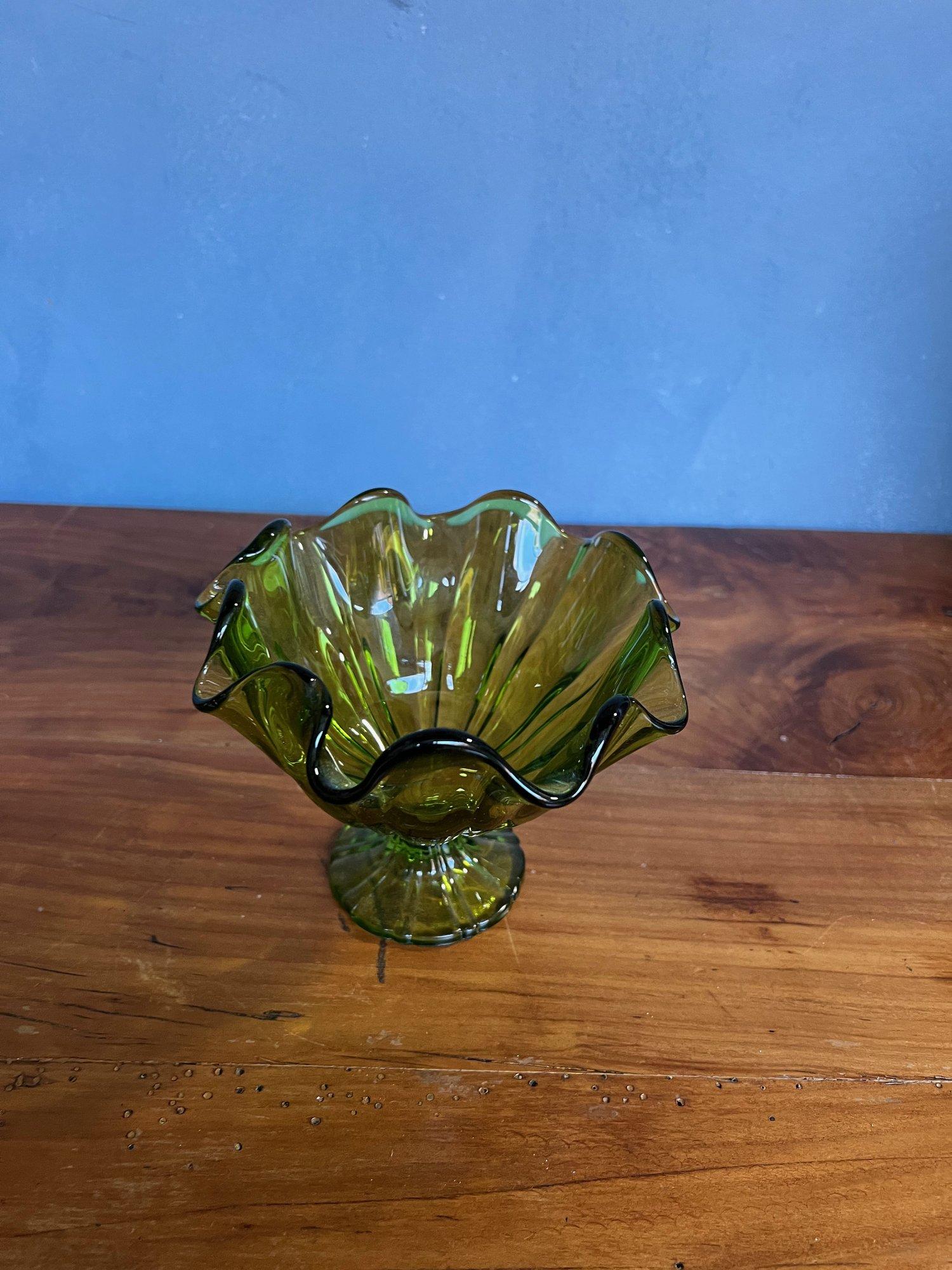 Mid-Century Modern Green Glass Coupe by Viking For Sale 6