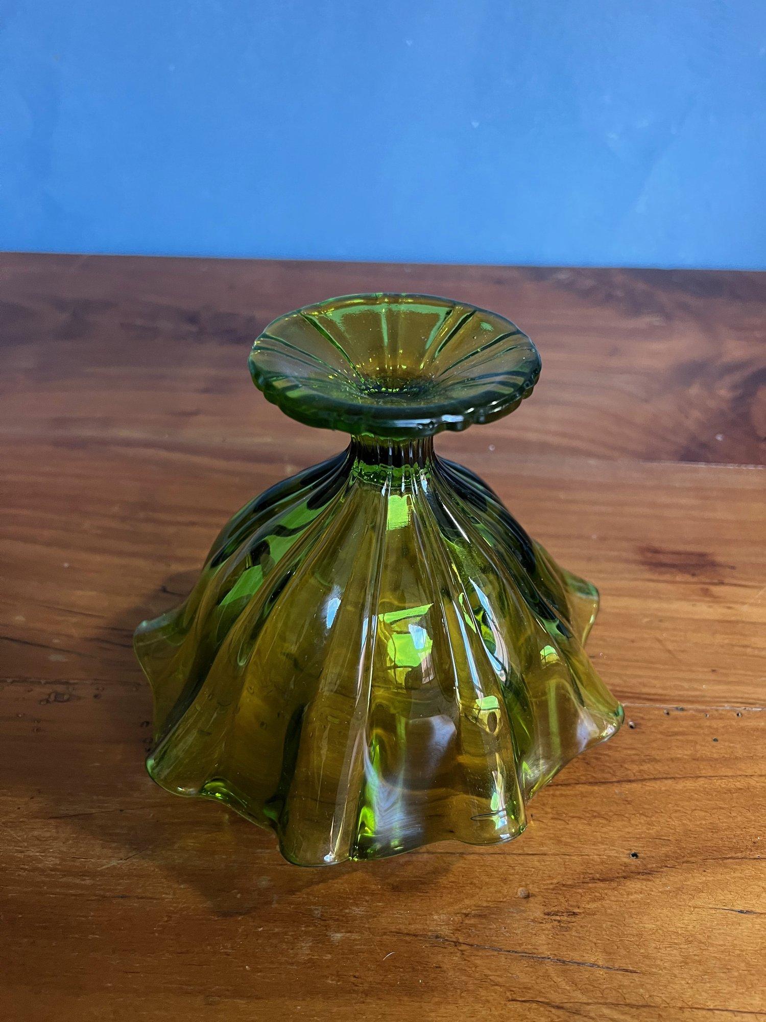 Mid-Century Modern Green Glass Coupe by Viking For Sale 7