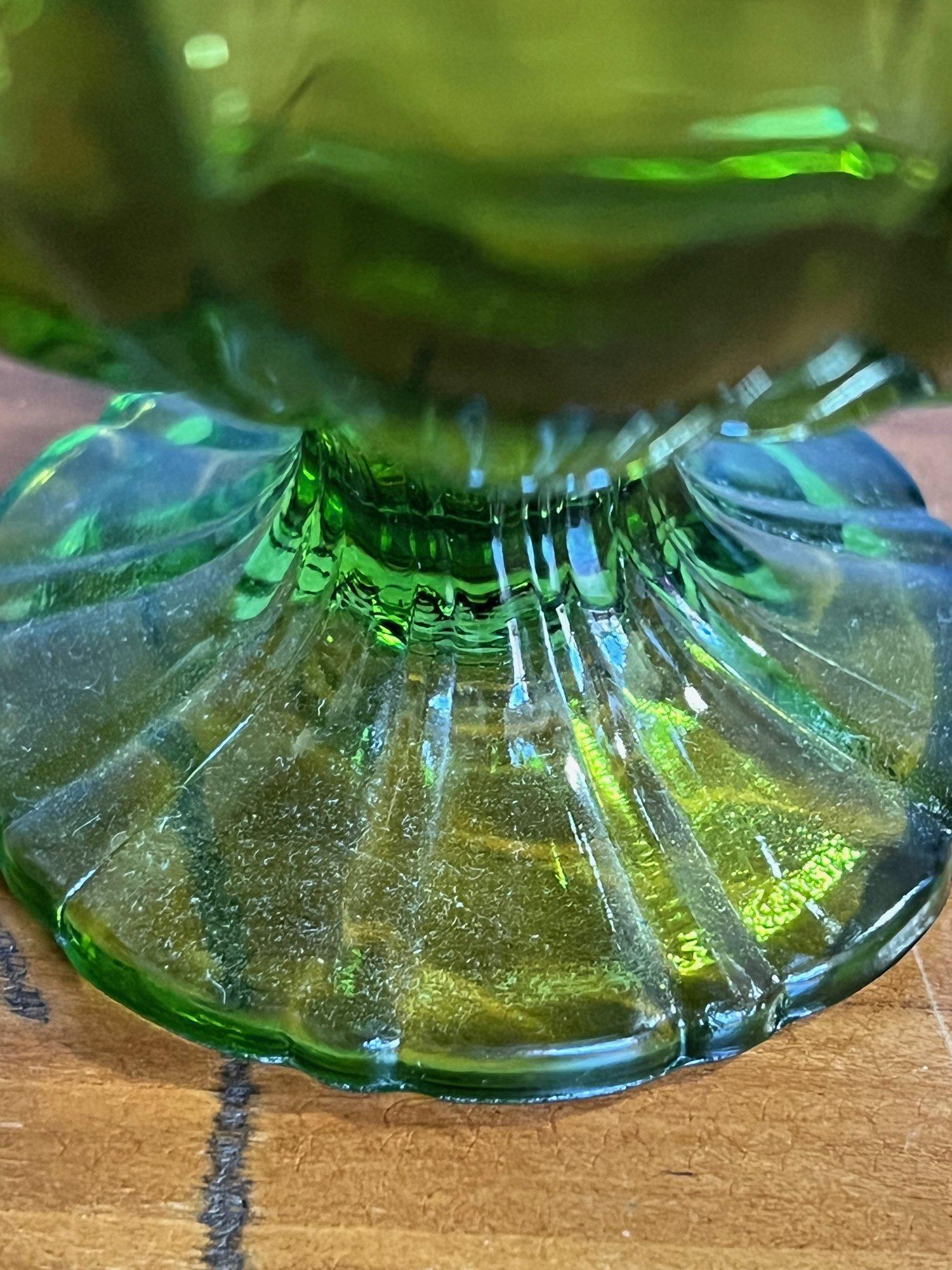 Mid-Century Modern Green Glass Coupe by Viking For Sale 3