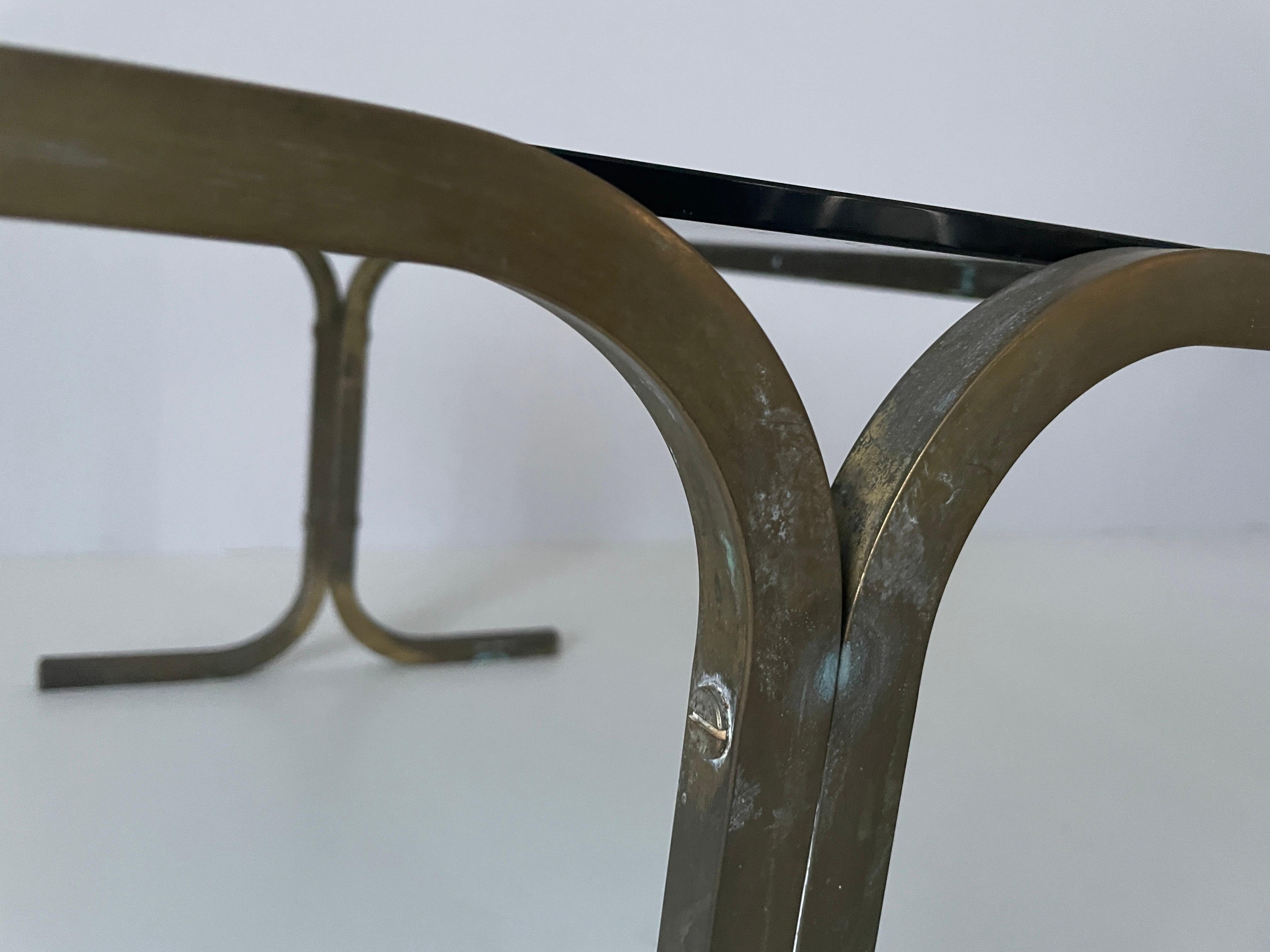 Paire de tables d'appoint en laiton et plateau de verre vert, The Moderns Modernity, années 1950, Italie en vente 4