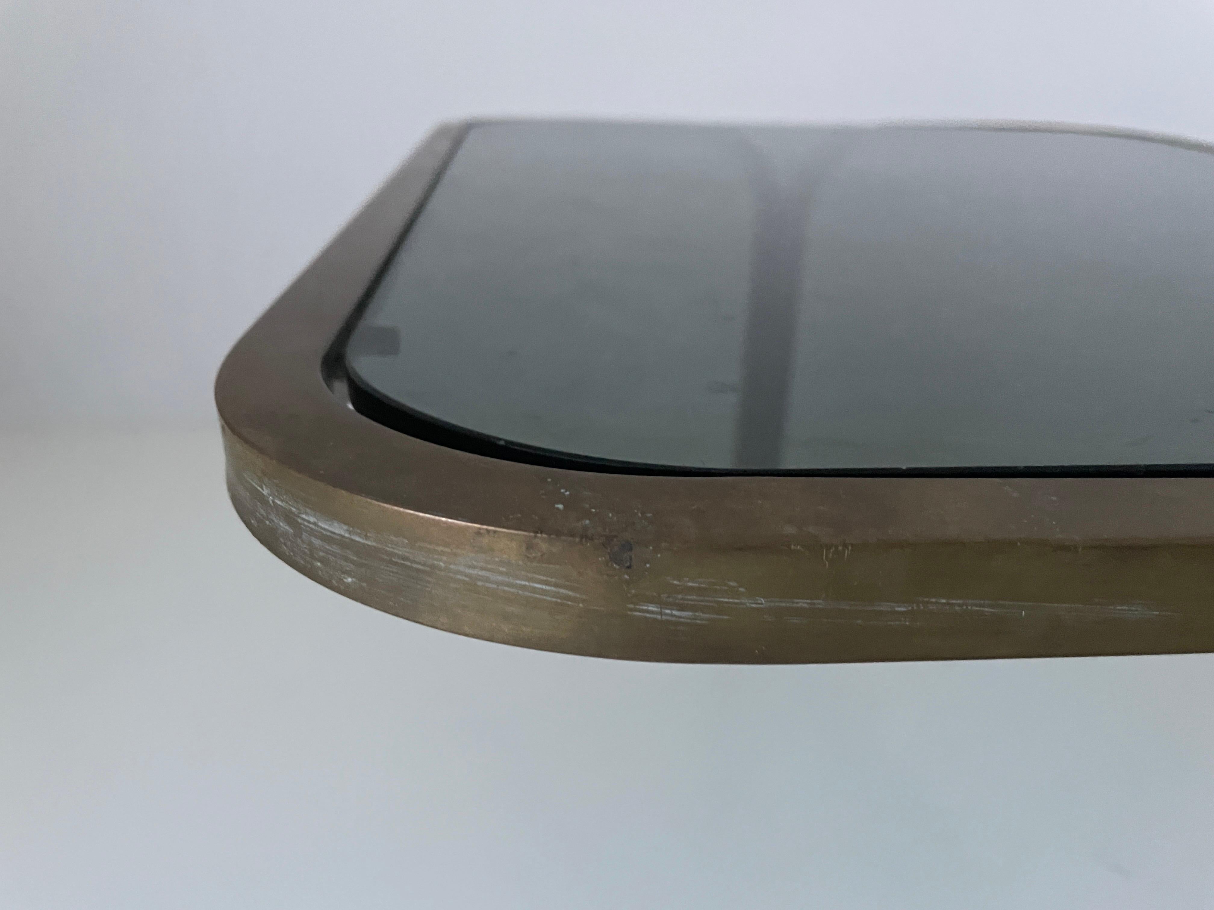 Paire de tables d'appoint en laiton et plateau de verre vert, The Moderns Modernity, années 1950, Italie en vente 7