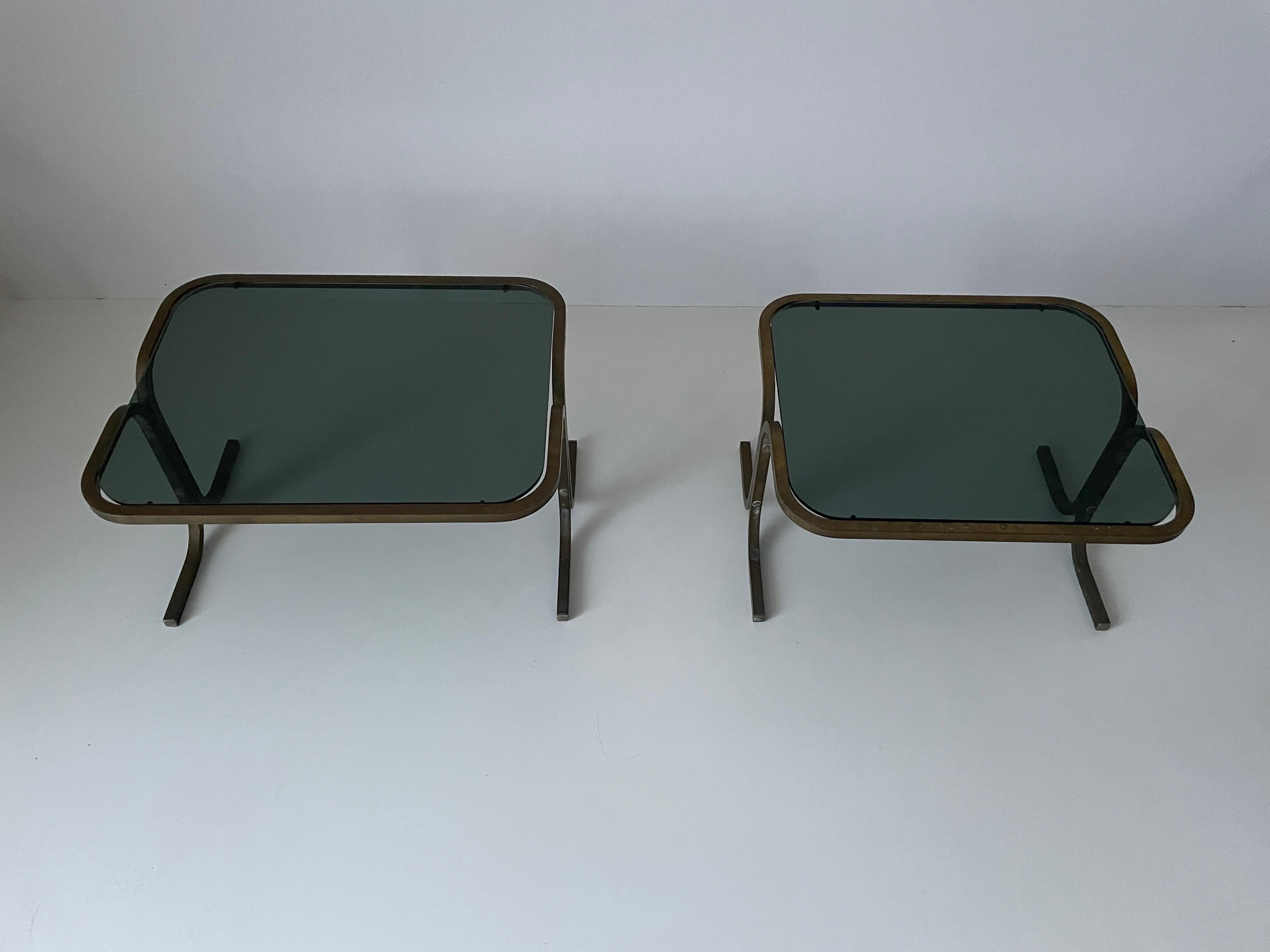 Paire de tables d'appoint en laiton et plateau de verre vert, The Moderns Modernity, années 1950, Italie en vente 10