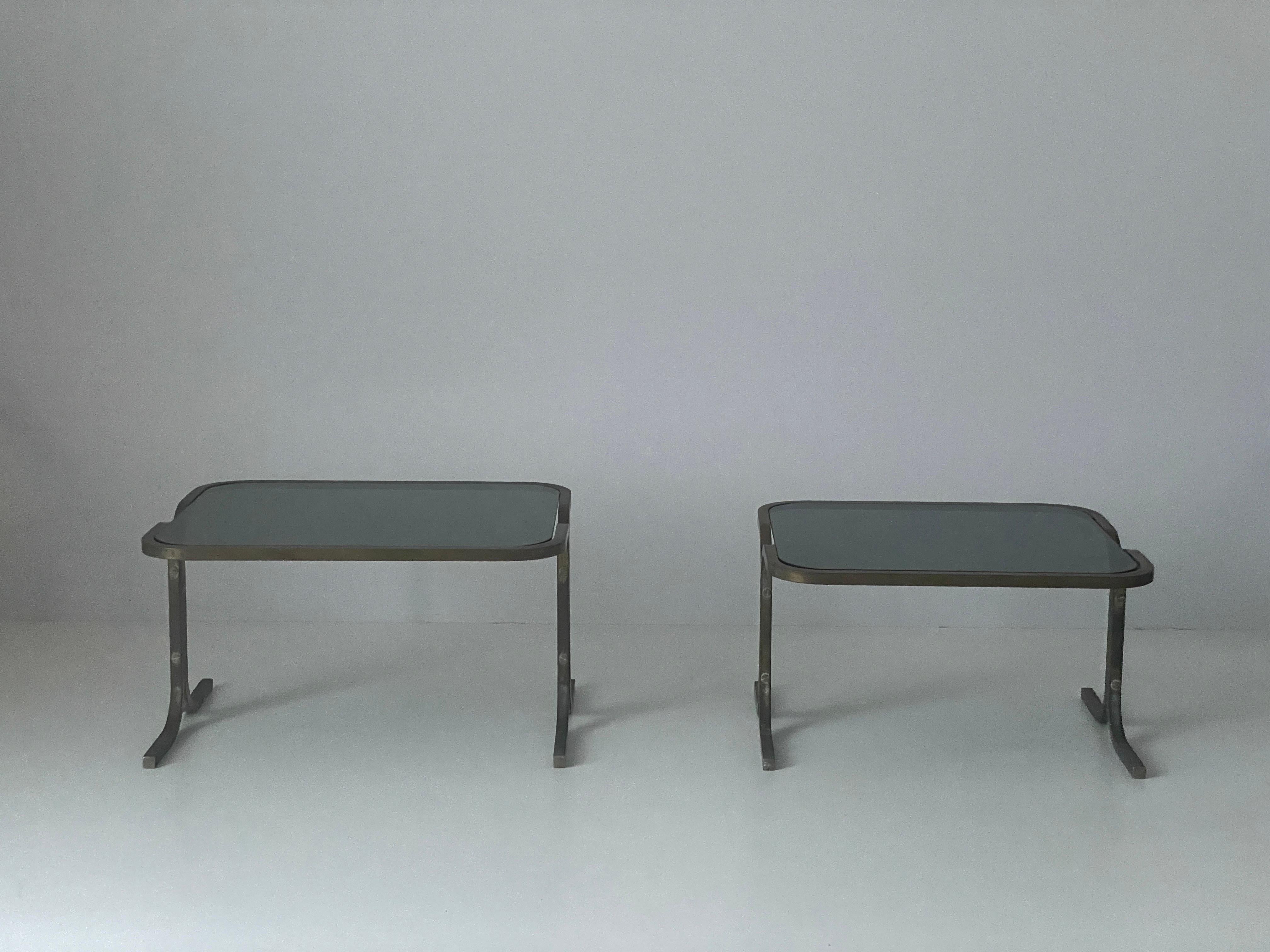 Paire de tables d'appoint en laiton et plateau de verre vert, The Moderns Modernity, années 1950, Italie en vente 13
