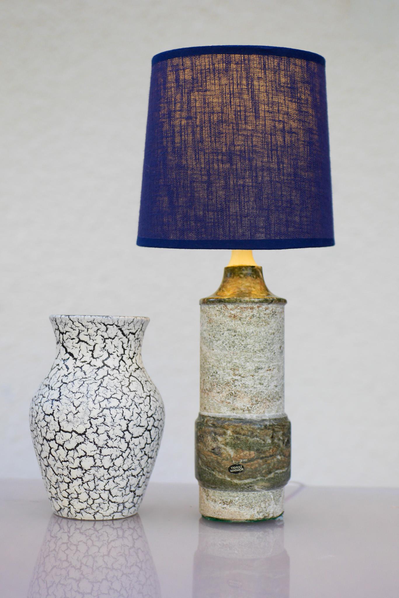 Lampada moderna di metà secolo in marmo Greene & Greene di Yxhult Kolmården, Svezia. in vendita 1