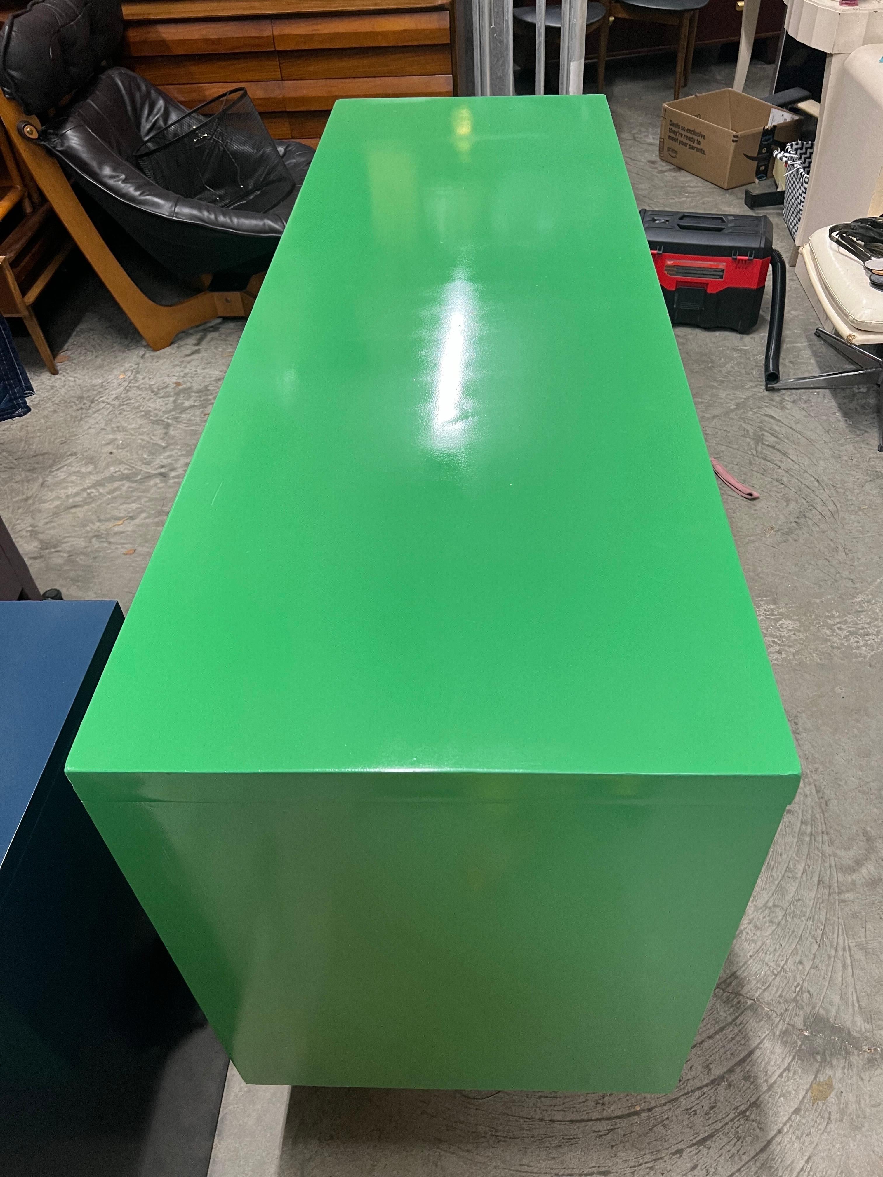 Mid-Century Modern Green Lacquered Dresser With Brass Legs 6