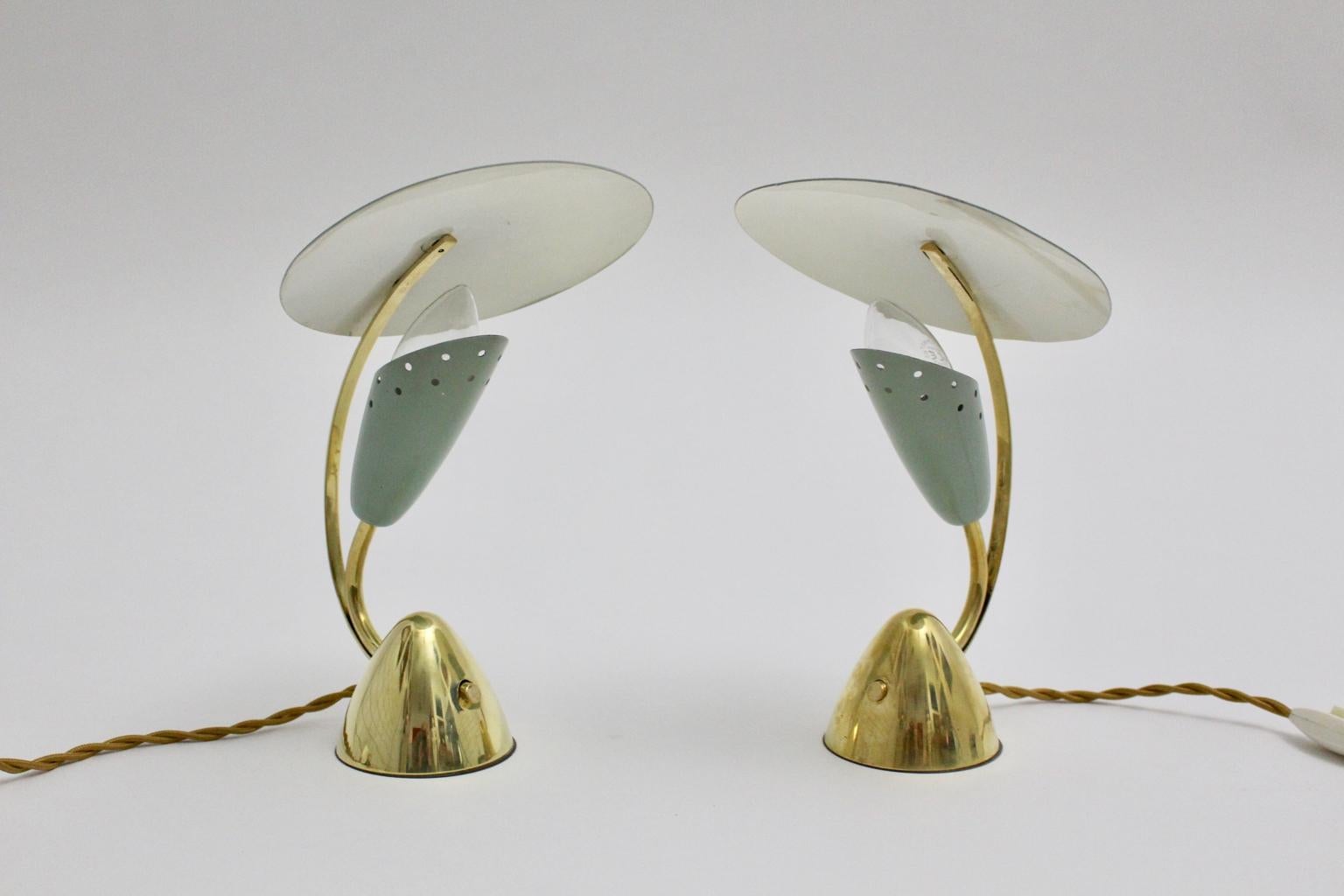 Mid-Century Modern Green Metal Vintage Bedside Lamps by Arredoluce 1950s, Italy In Good Condition In Vienna, AT