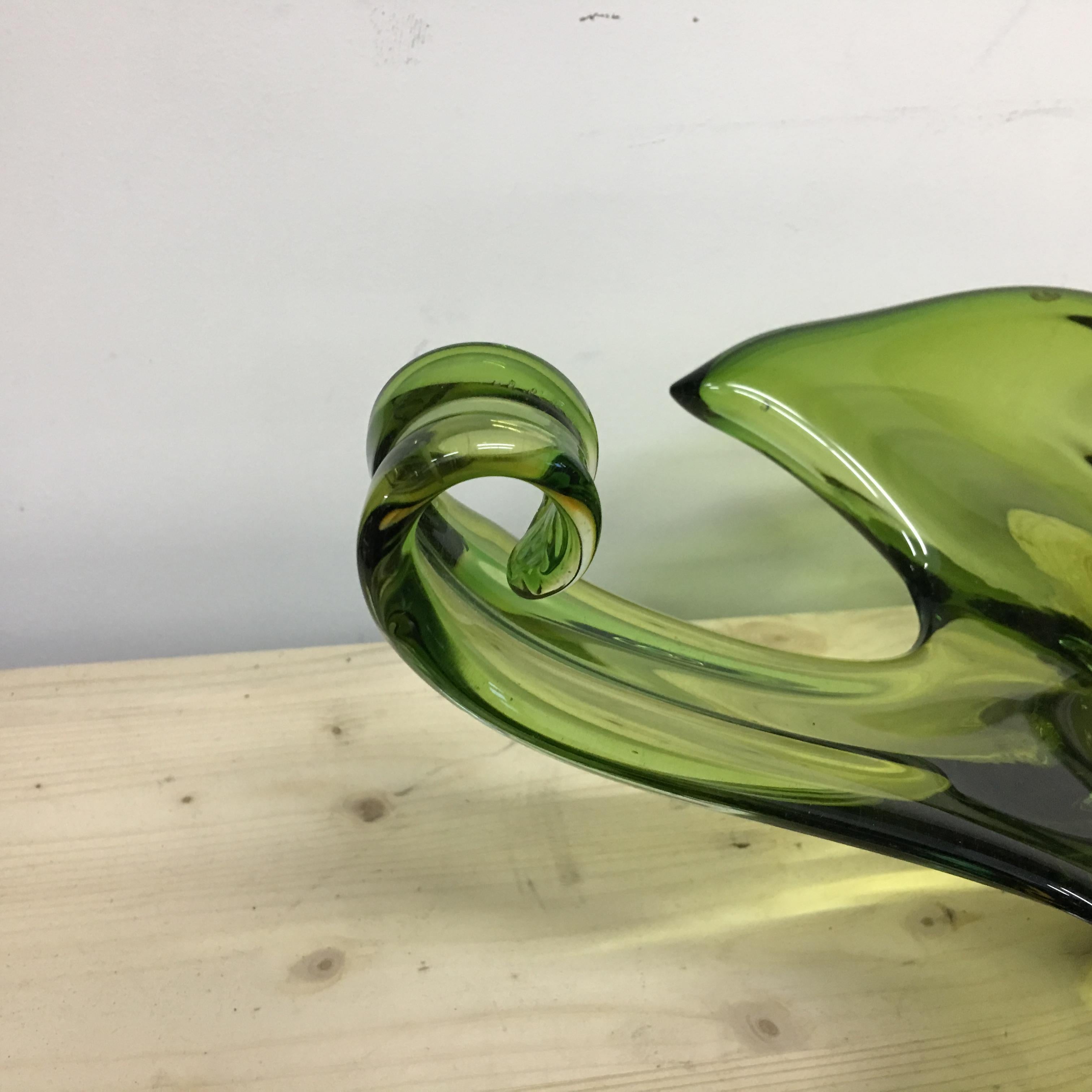 A particular Murano glass centerpiece made in Italy in the sixties, it's in perfect conditions.