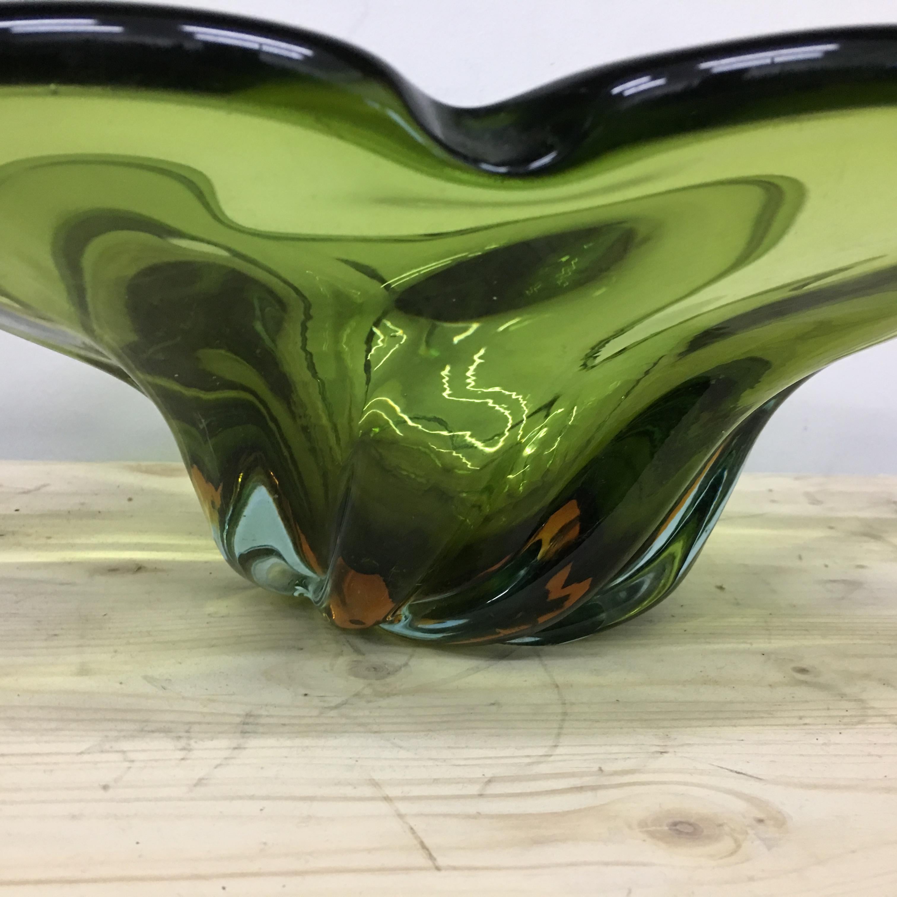 1960s Mid-Century Modern Green Murano Glass Oval Centerpiece In Good Condition In Aci Castello, IT