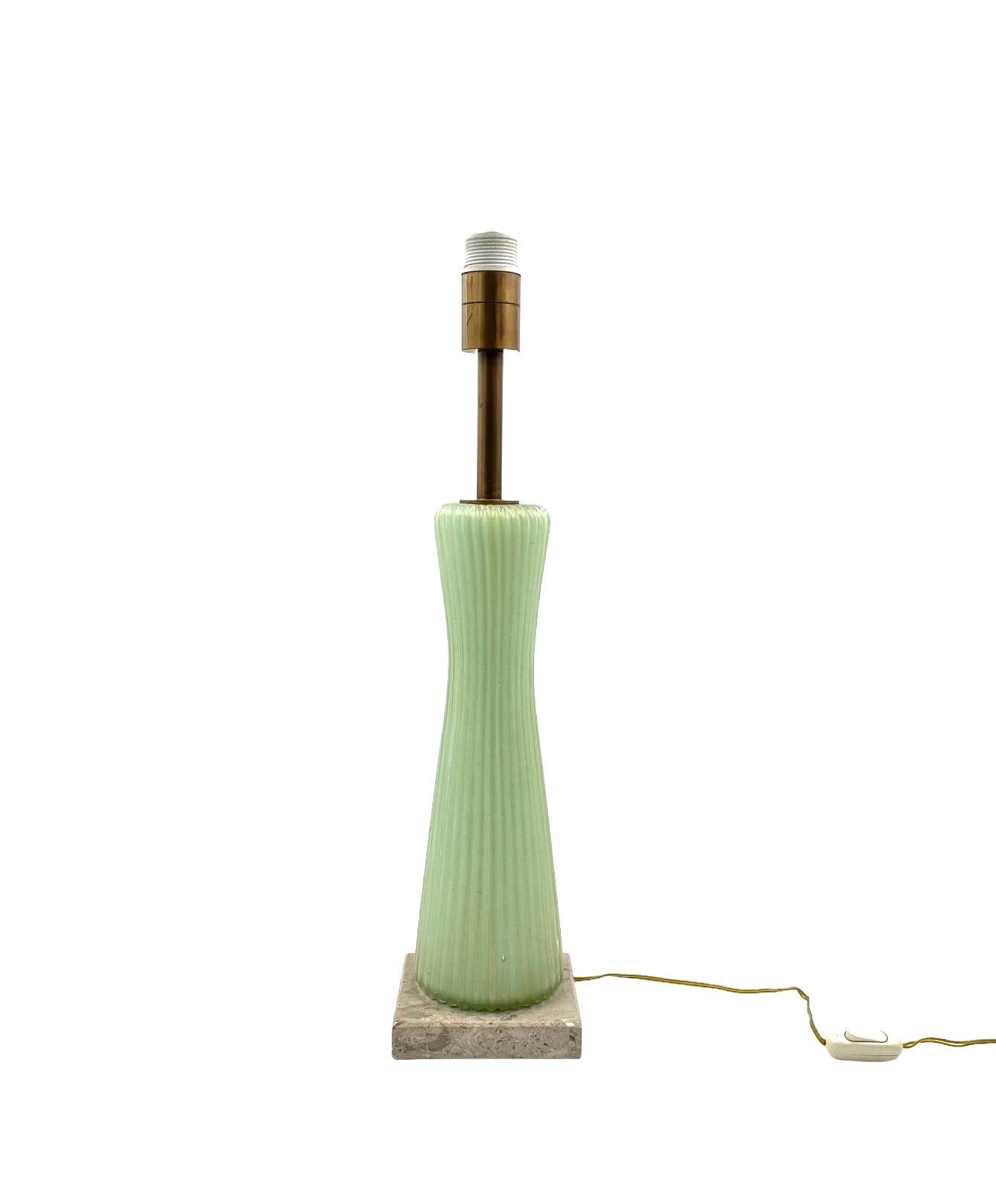 Mid-20th Century Mid-century modern green Murano glass Table lamp, Barovier & Toso Italy, 1940s in vendita