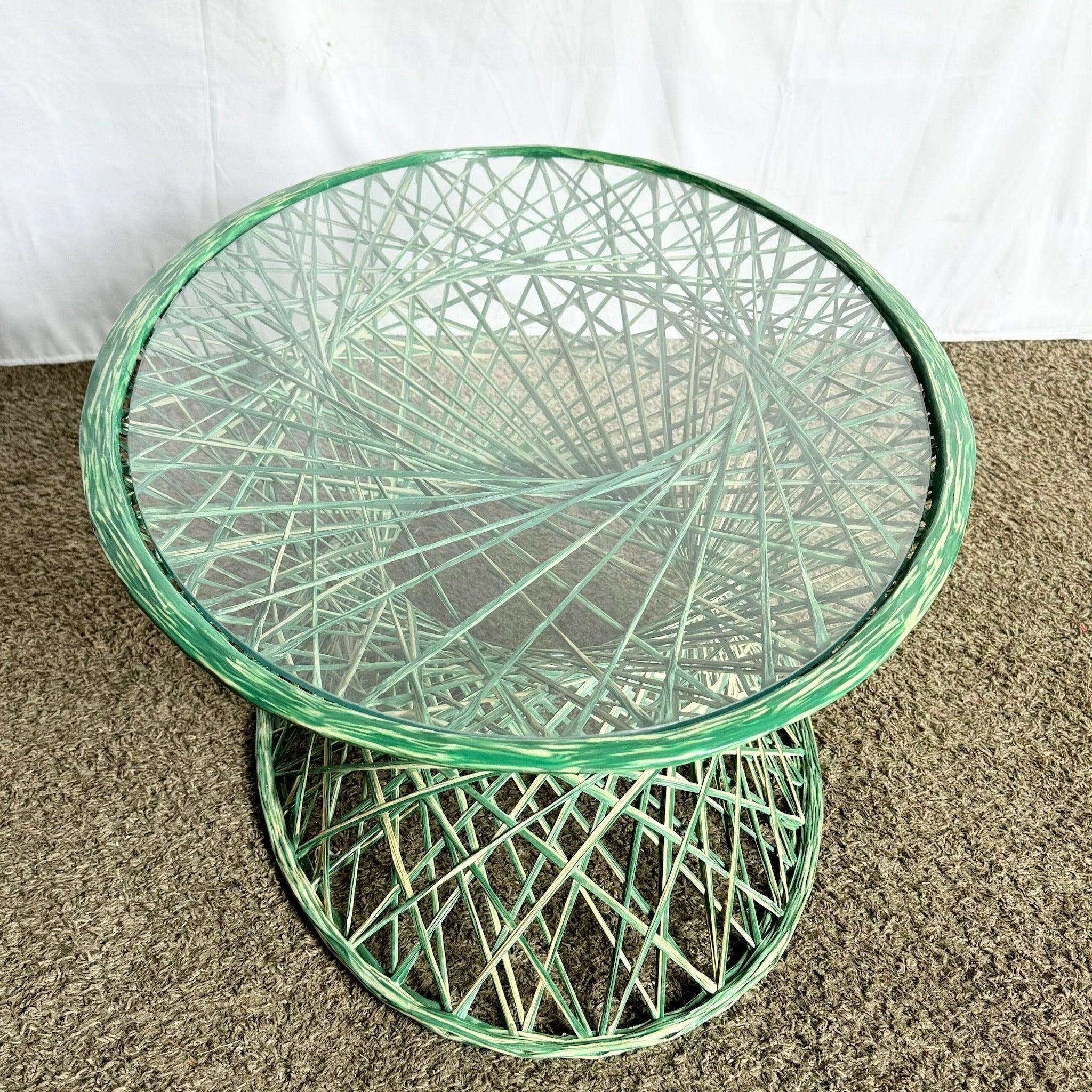 Mid Century Modern Green Oval Spun Fiberglass Glass Top Coffee Table In Good Condition For Sale In Delray Beach, FL