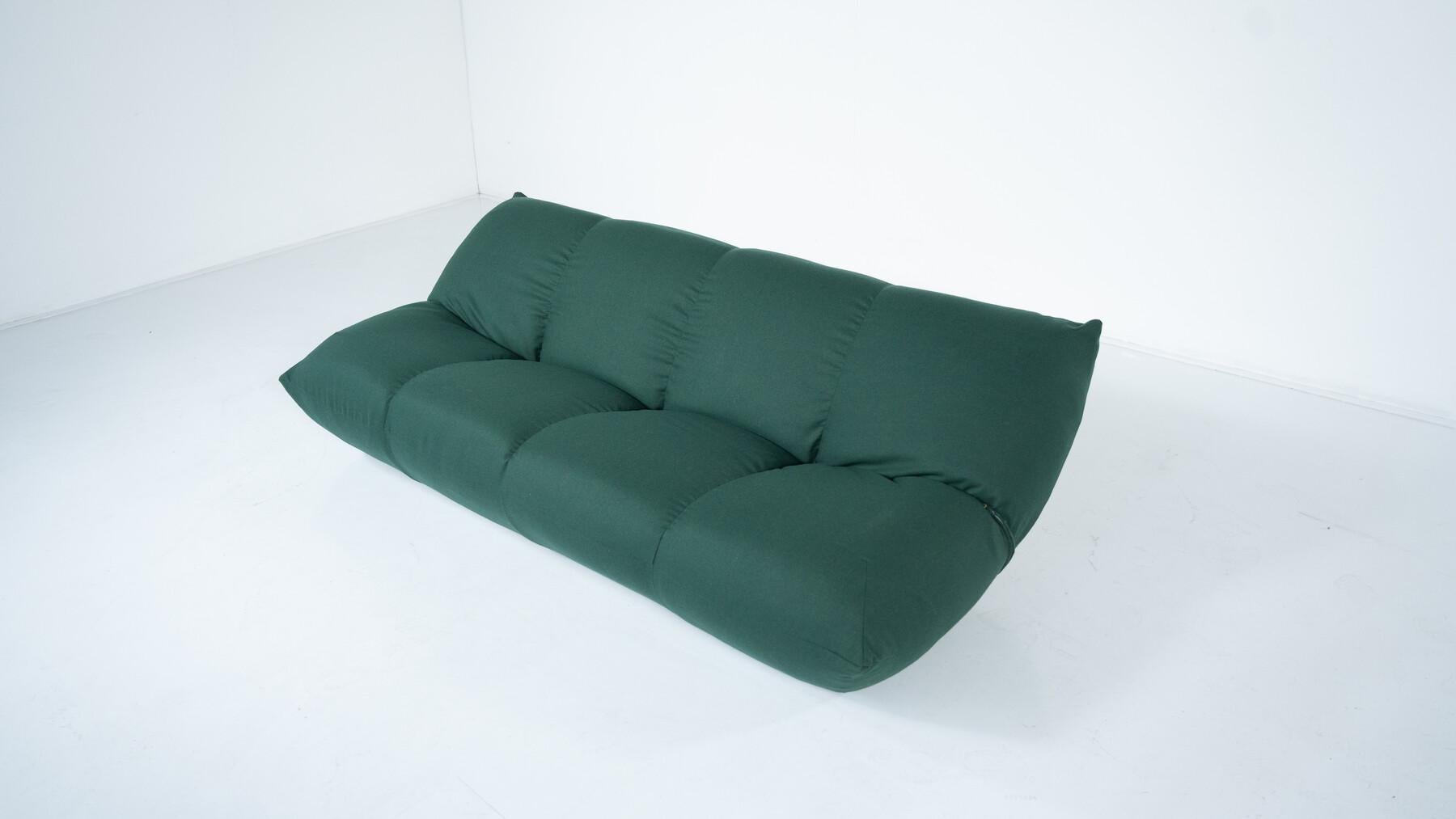 Canapé vert papillon moderne du milieu du siècle dernier de Giovannetti, Italie, 1970 en vente 3