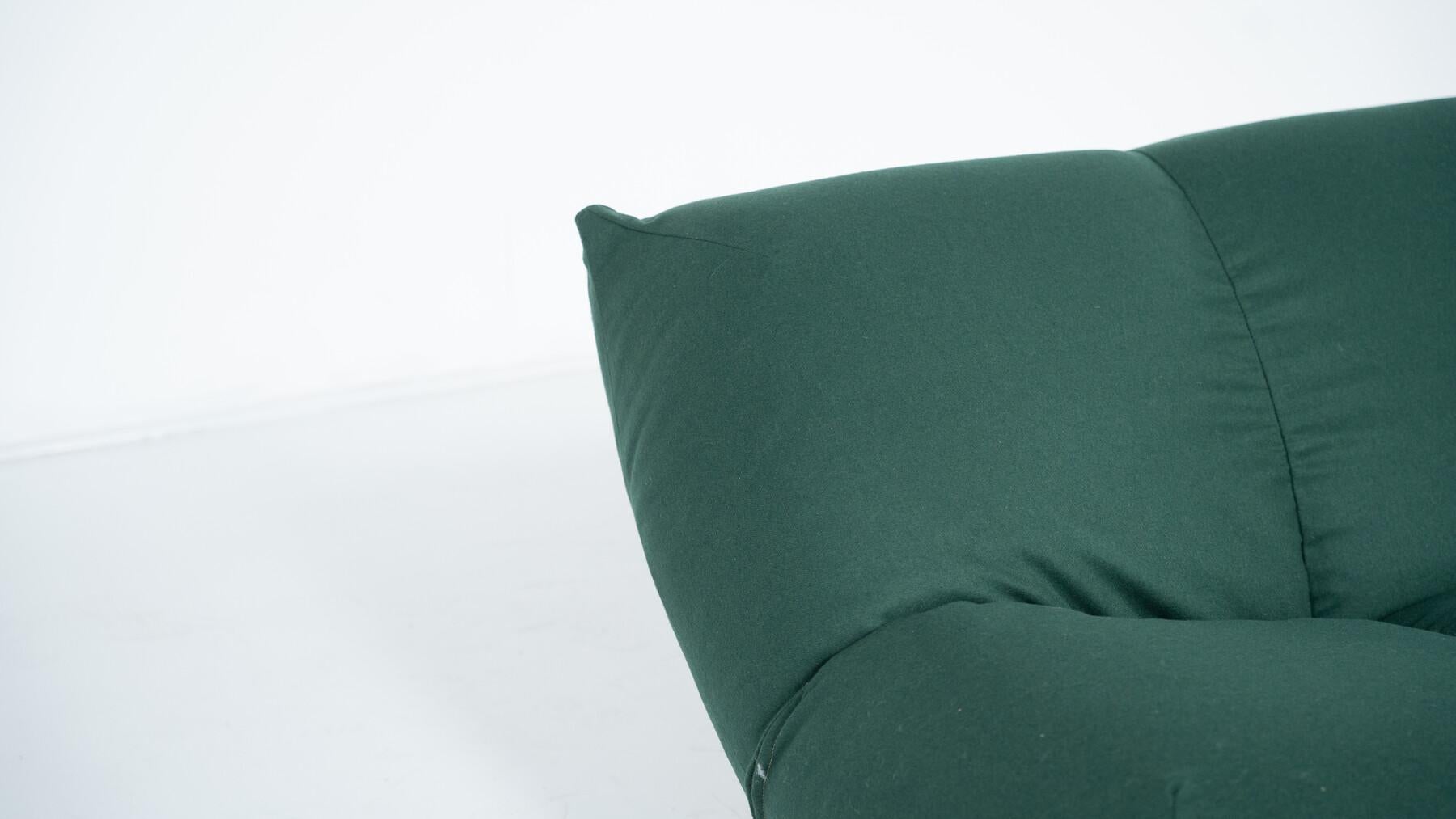 Canapé vert papillon moderne du milieu du siècle dernier de Giovannetti, Italie, 1970 en vente 6