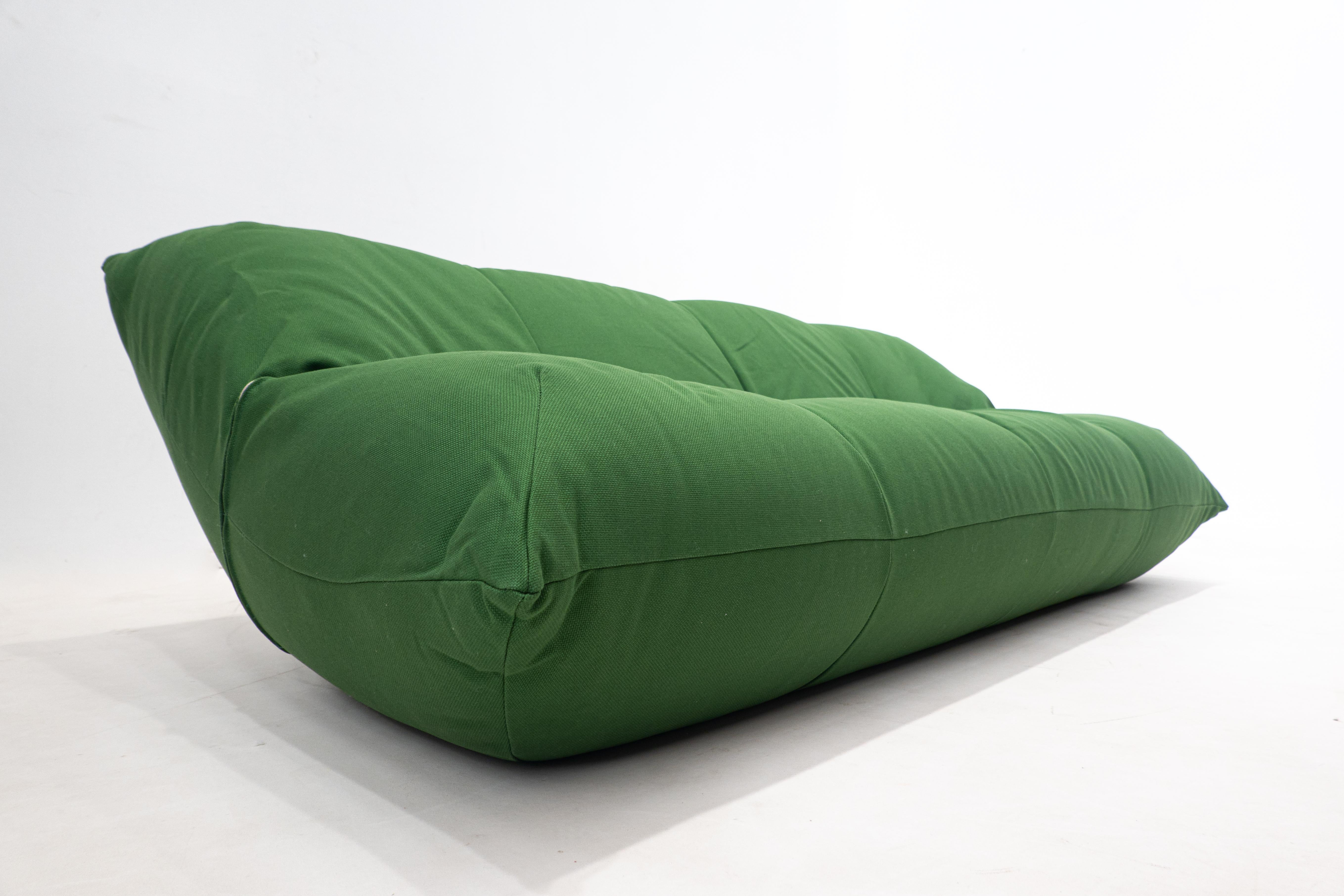 Mid-Century Modern Green Papillon Sofa by Giovannetti, Italy, 1970s In Good Condition In Brussels, BE