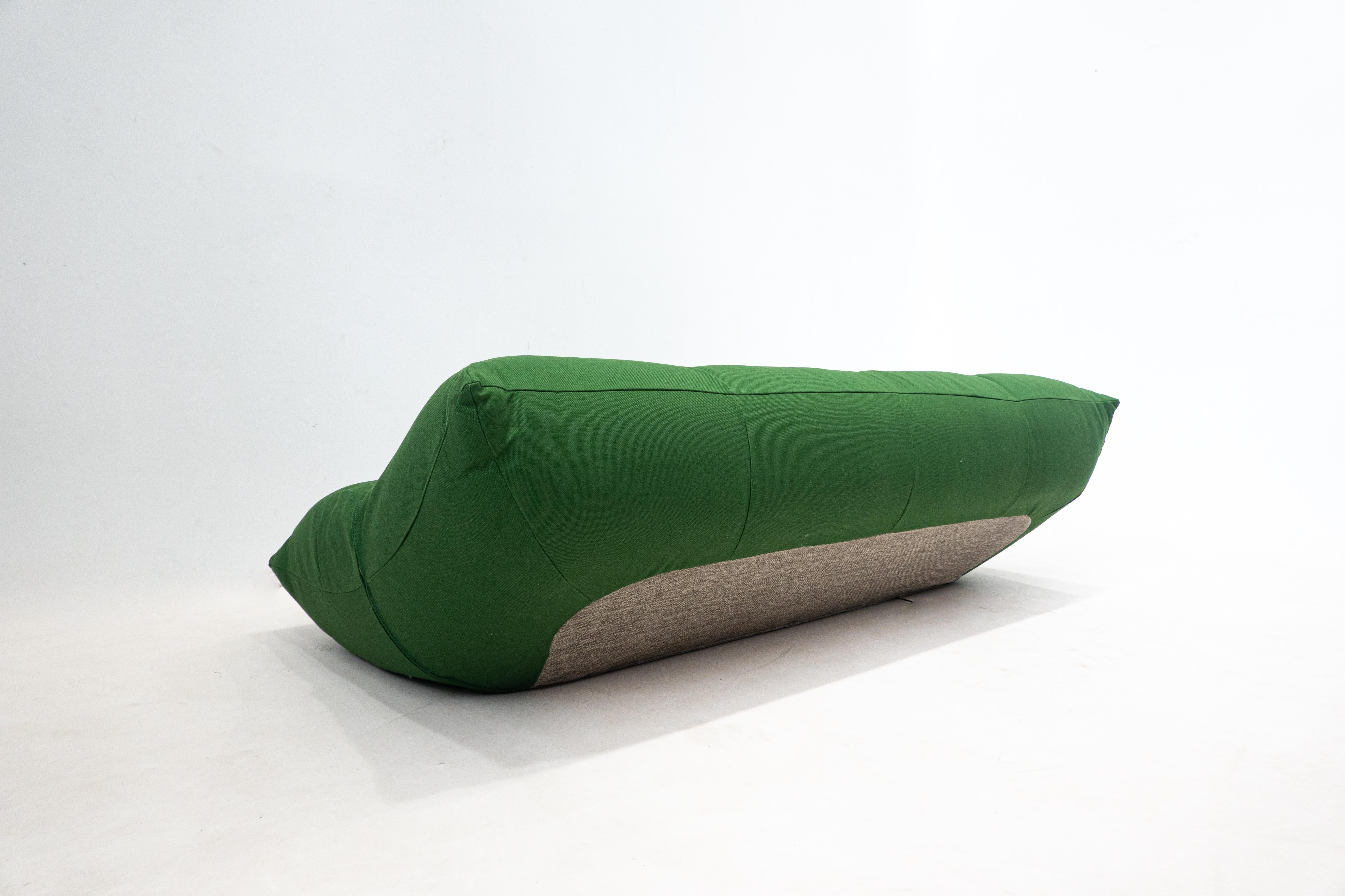 Fabric Mid-Century Modern Green Papillon Sofa by Giovannetti, Italy, 1970s