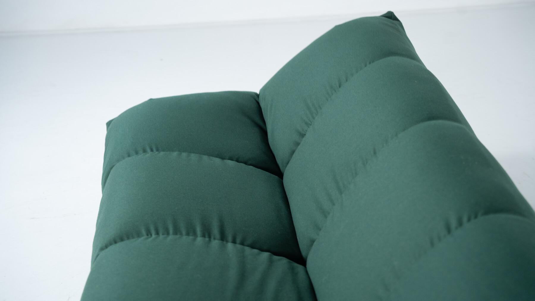 Fin du 20e siècle Canapé vert papillon moderne du milieu du siècle dernier de Giovannetti, Italie, 1970 en vente