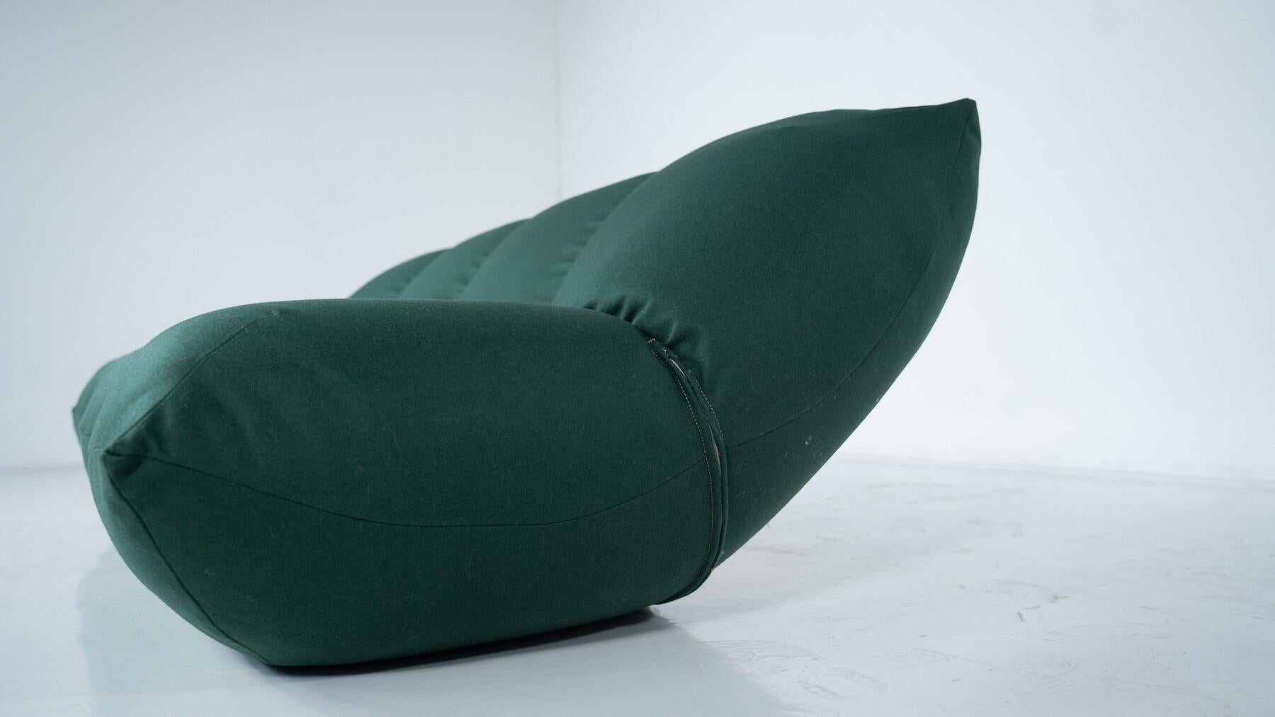 Tissu Canapé vert papillon moderne du milieu du siècle dernier de Giovannetti, Italie, 1970 en vente