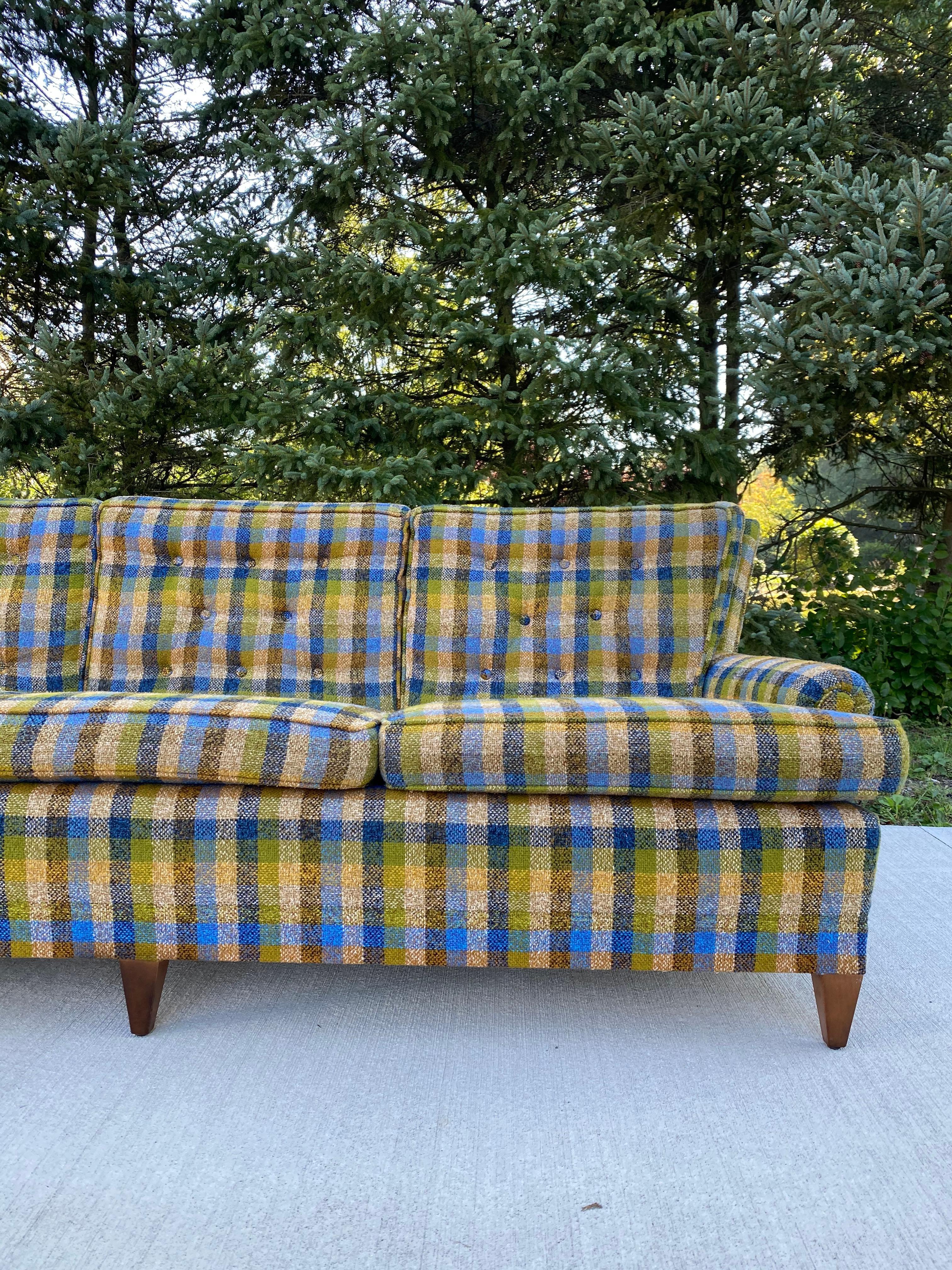 Mid-Century Modern Green Plaid 3-Seater Sofa In Good Condition In Medina, OH