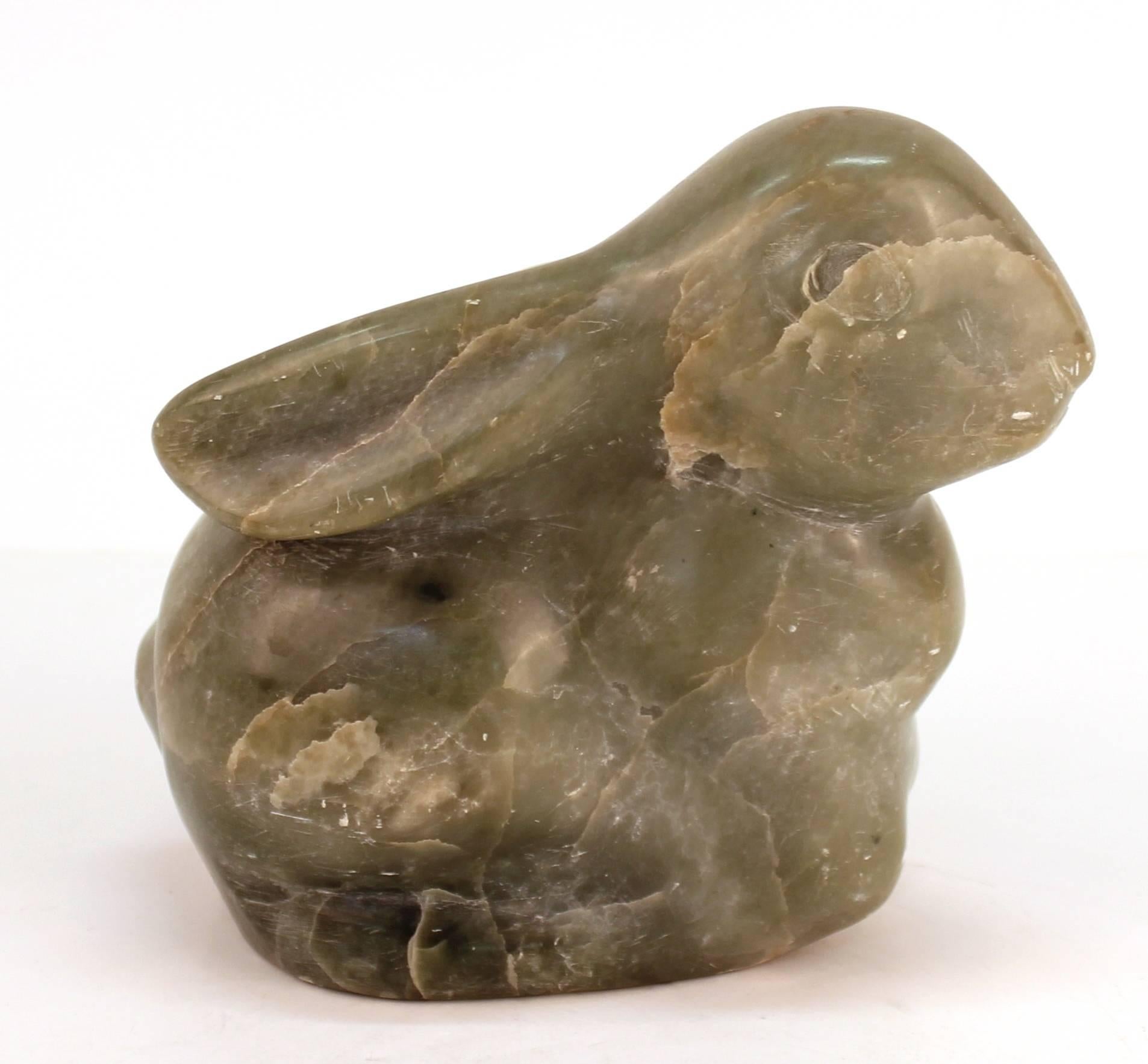 Mid-Century Modern Green Quartzite Sculpture of a Rabbit In Good Condition In New York, NY
