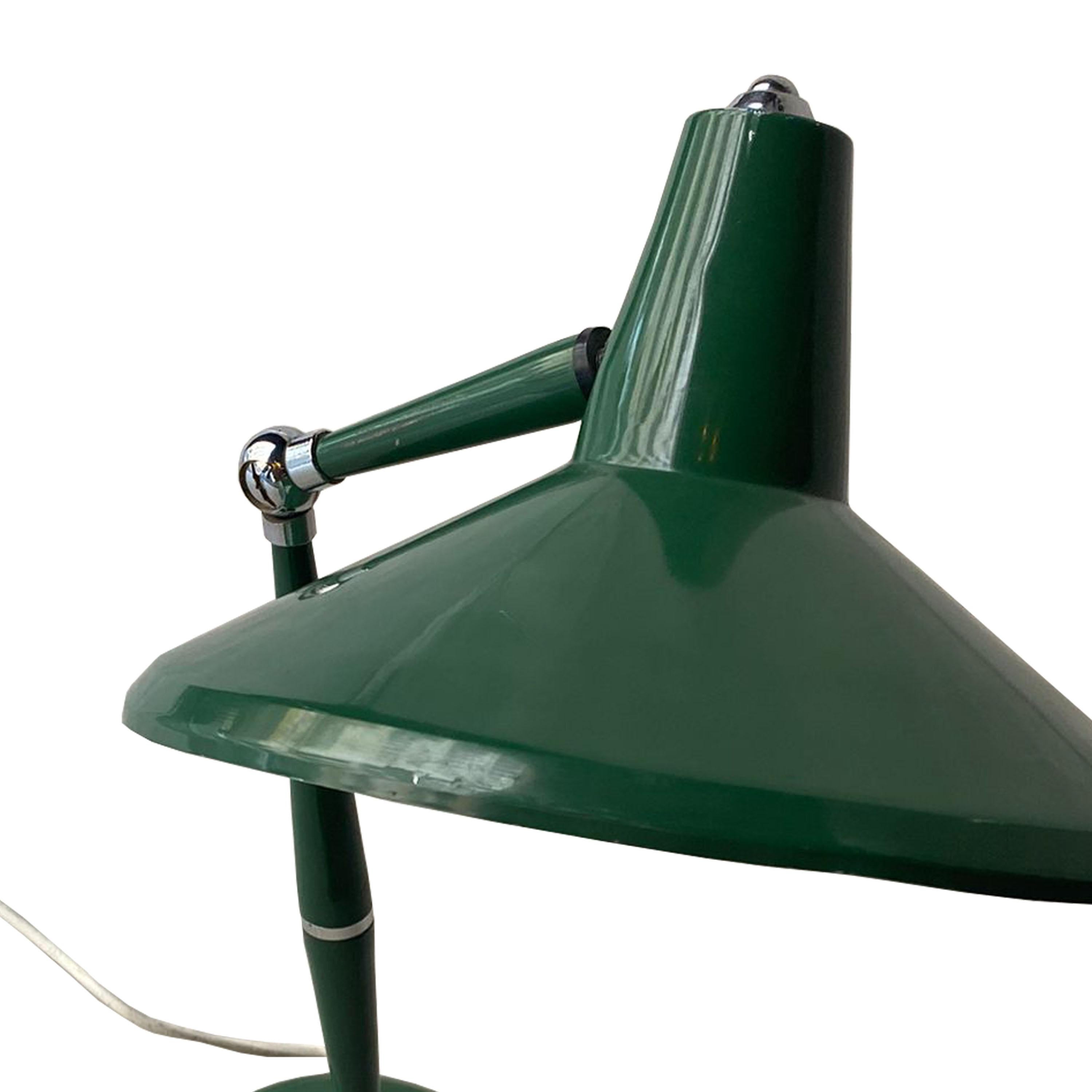 Mid-Century Modern Green Rounded Desk Table Lamp, Italy, 1960 In Good Condition In Madrid, ES