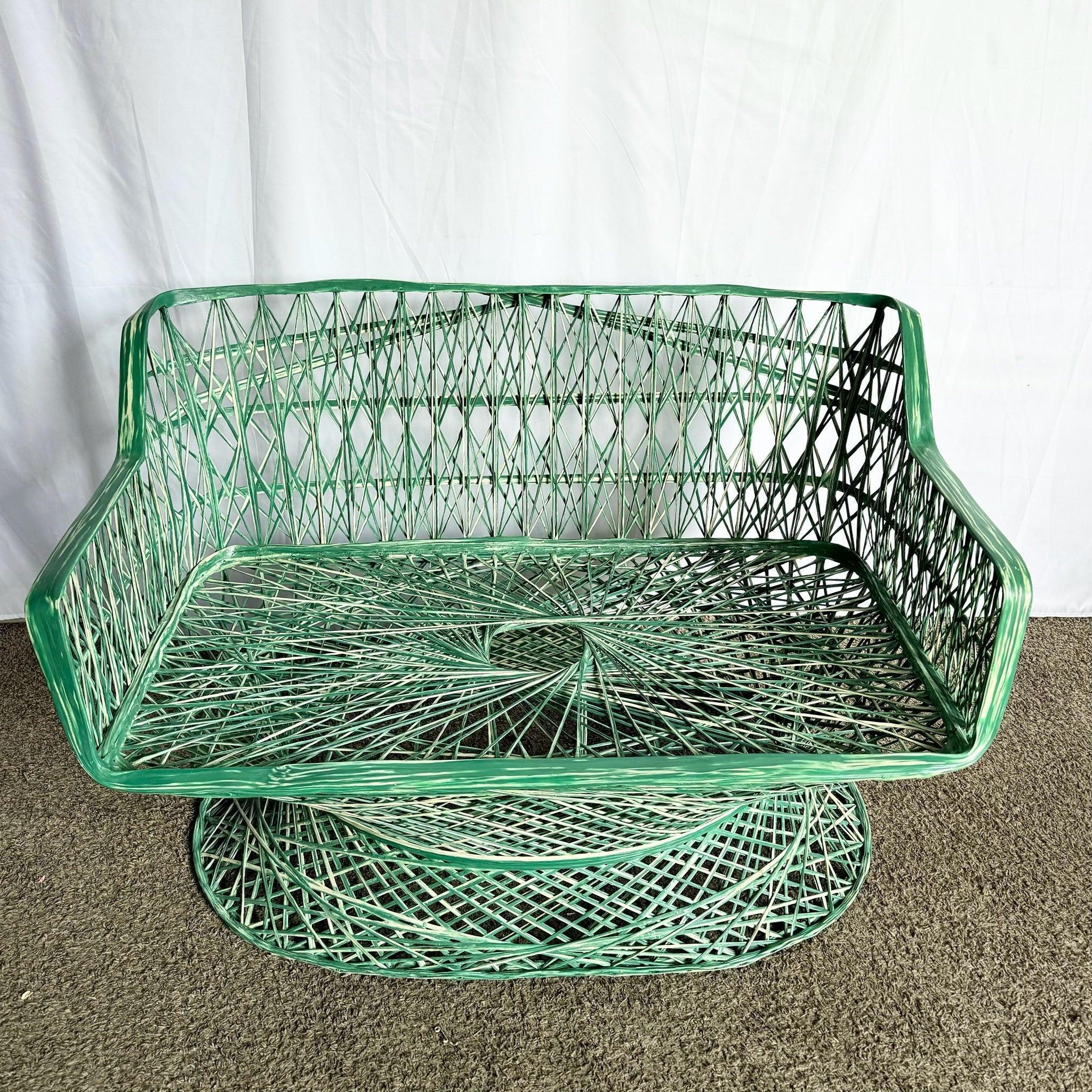 Vetroresina Panchina/seduta in fibra di vetro filata verde moderna del metà secolo con cuscini in vendita