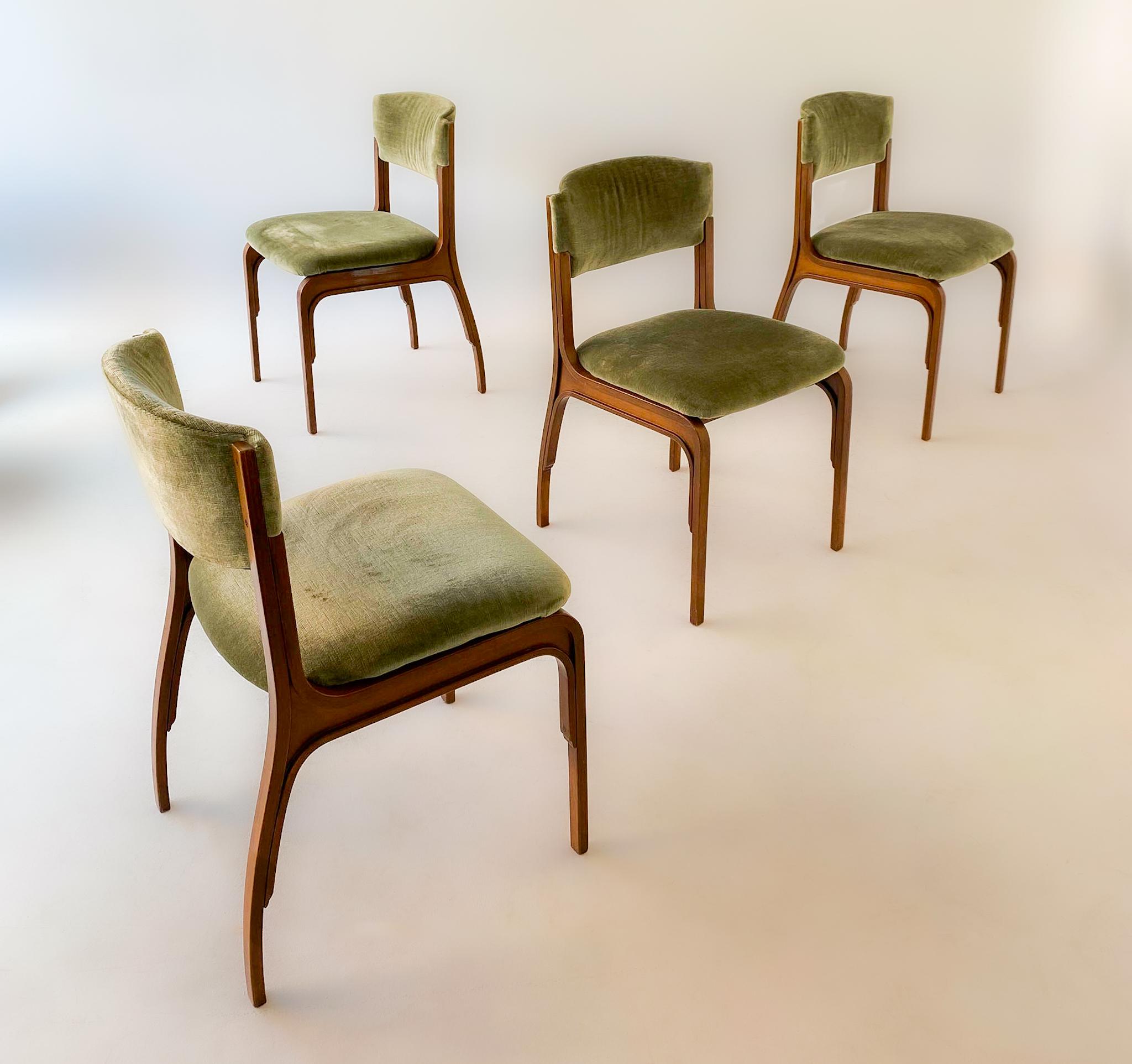 Mid-Century Modern Velvet Dining Chairs by Gianfranco Frattini, Italy 1960s In Good Condition In Vienna, AT