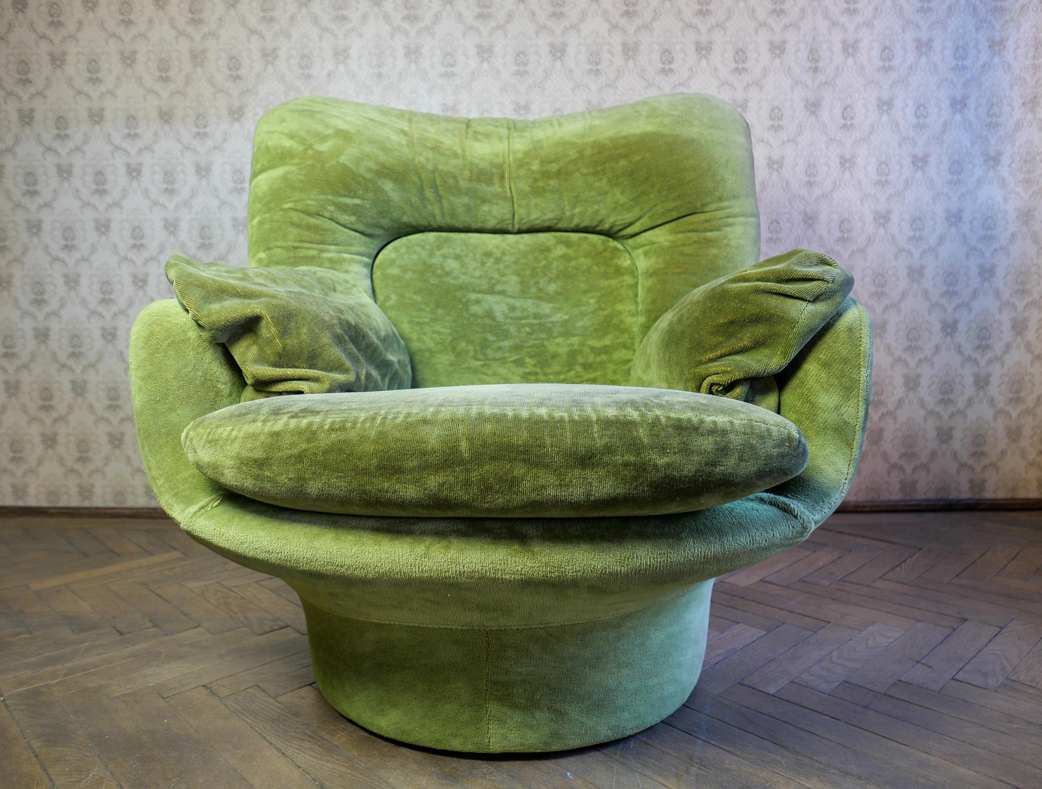 Mid Century Modern Green Velvet Lounge Chair by Michel Cadestin, France 1970s 6