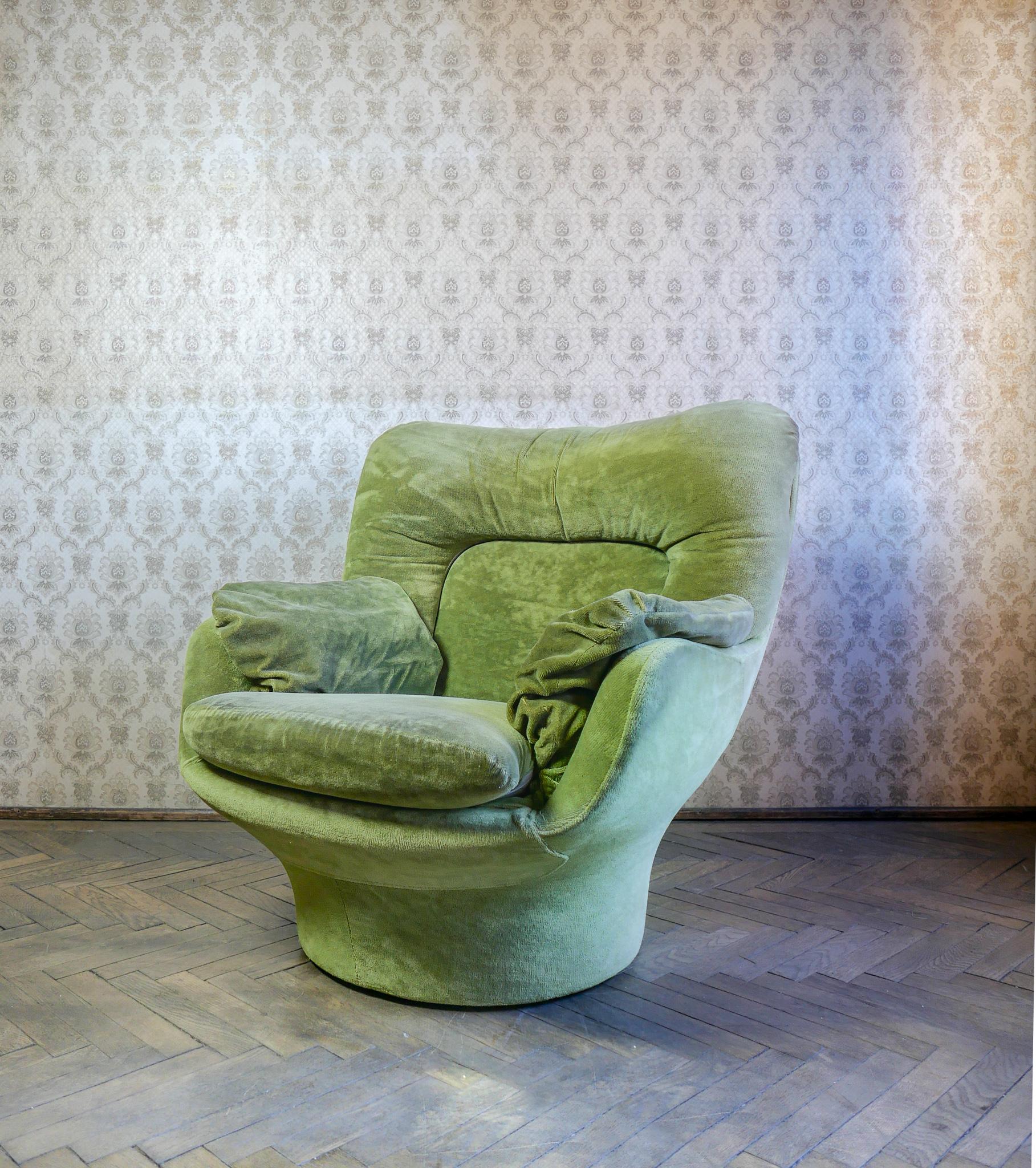 Mid-Century Modern Mid Century Modern Green Velvet Lounge Chair by Michel Cadestin, France 1970s