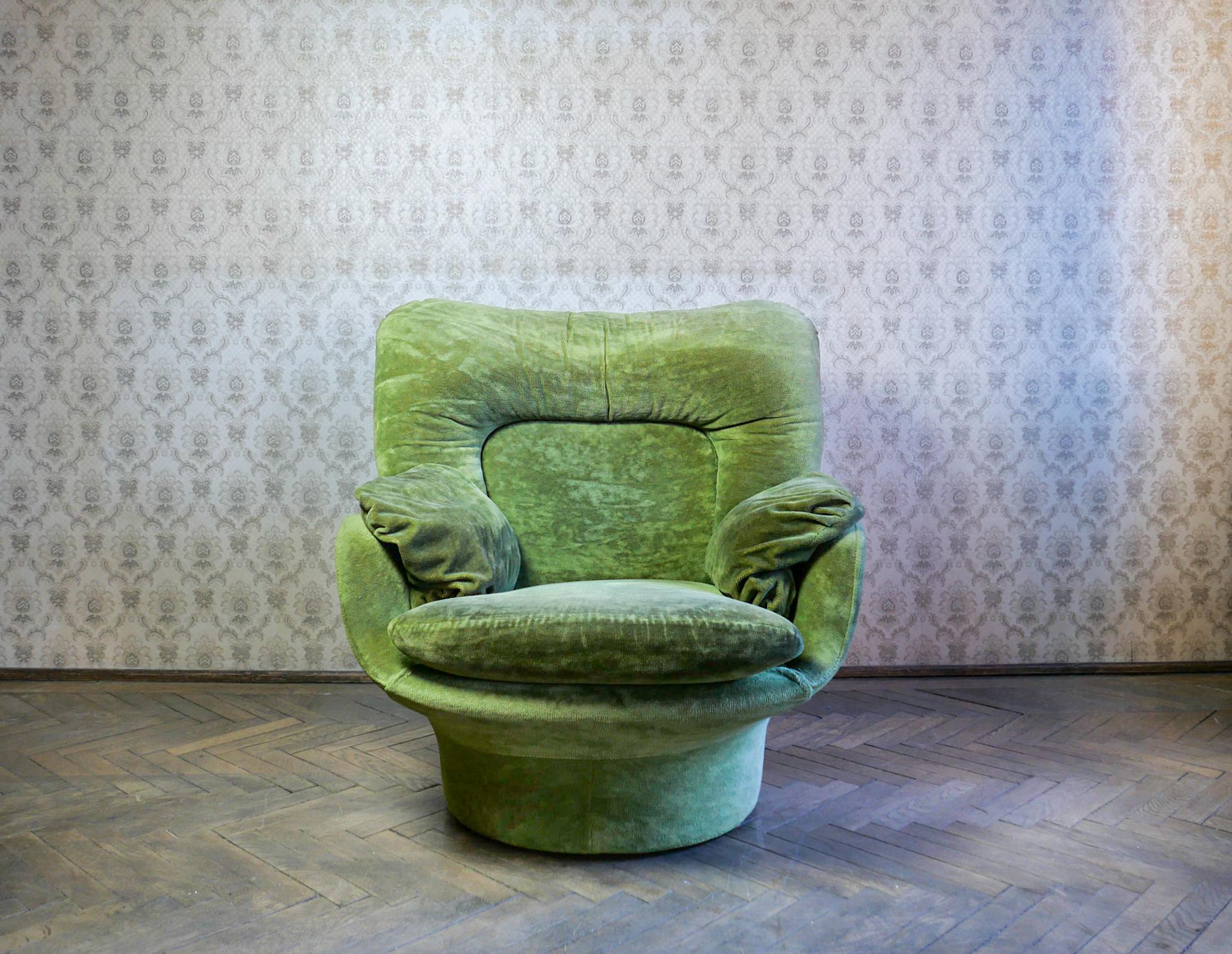 Mid-Century Modern Green Velvet Lounge Chair by Michel Cadestin, France 1970s 1