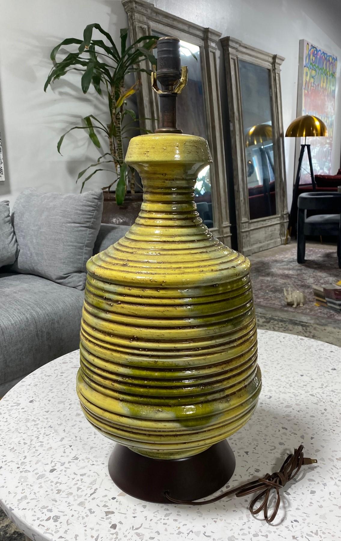 Mid-Century Modern Green Yellow Lava Glazed Studio Ceramic Pottery Table Lamps For Sale 9
