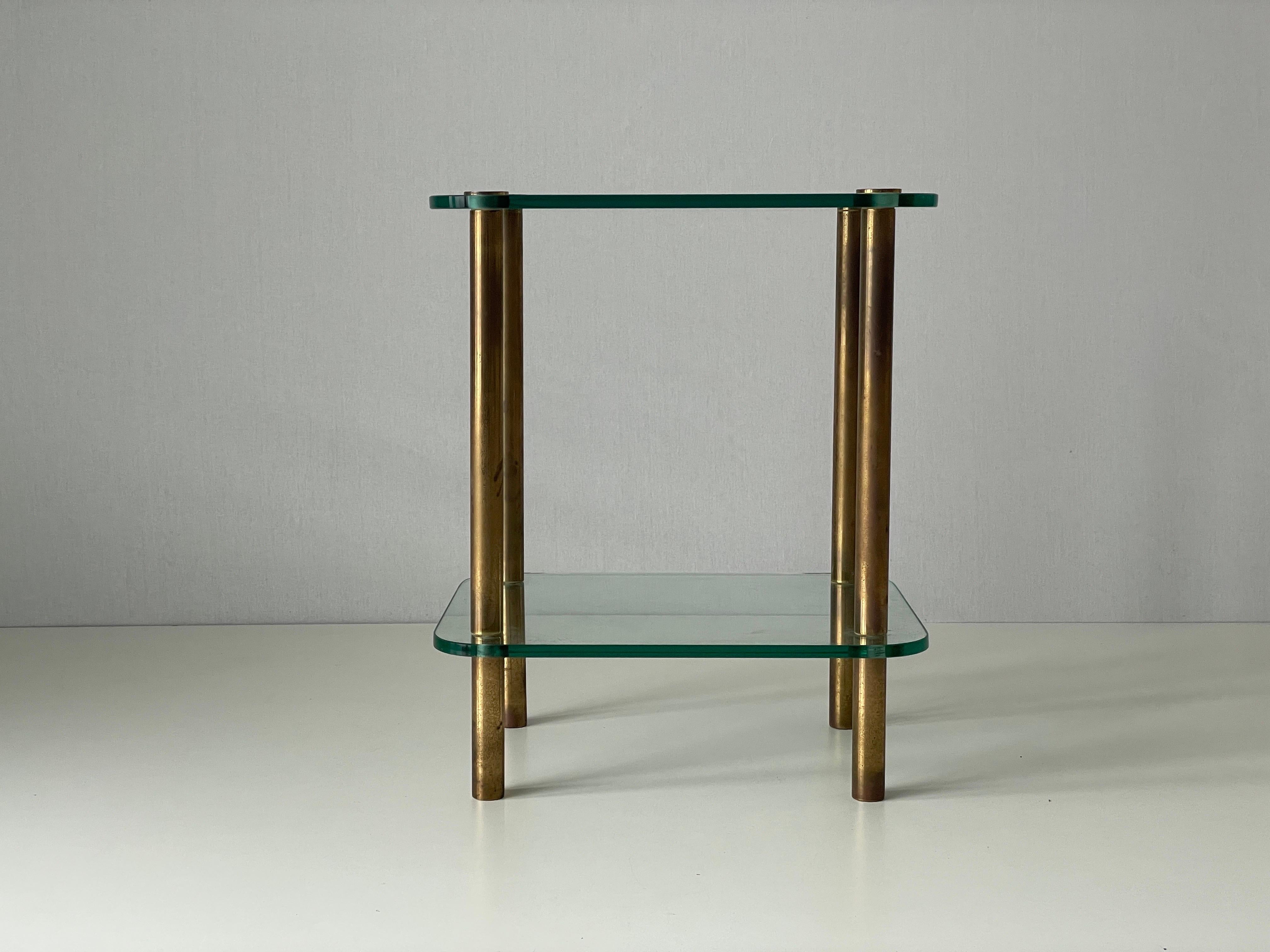 Mid-century Modern Greenish Thick Glass and Brass Side Table, 1960s, Italy

Measurtements :

Height: 55 cm
Width: 45 cm
Depth: 35 cm

Please do not hesitate to ask us if you have any questions.