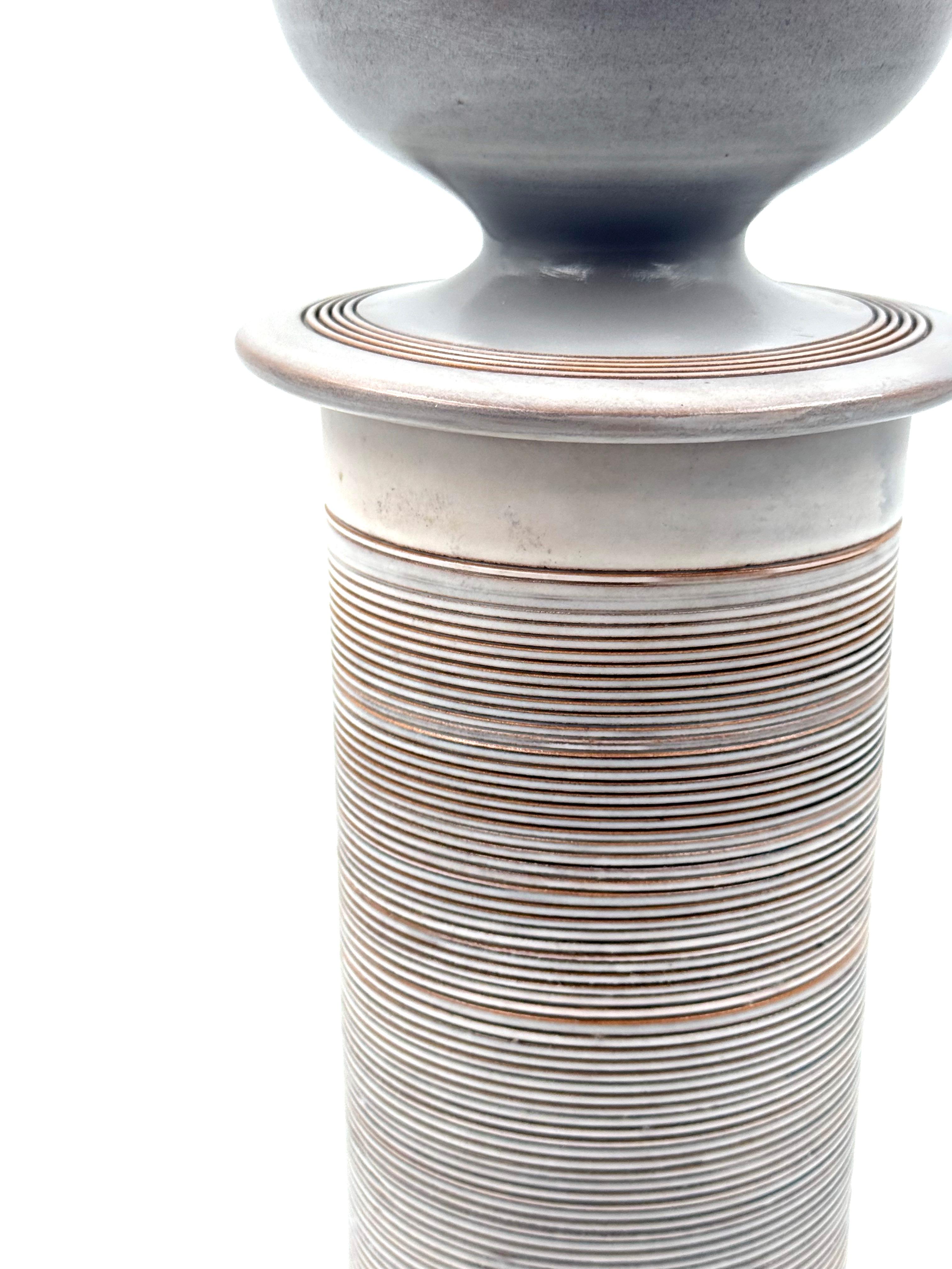 Moderne Steingutvase aus der Jahrhundertmitte, Franco Bucci Italien ca. 1970 im Angebot 5