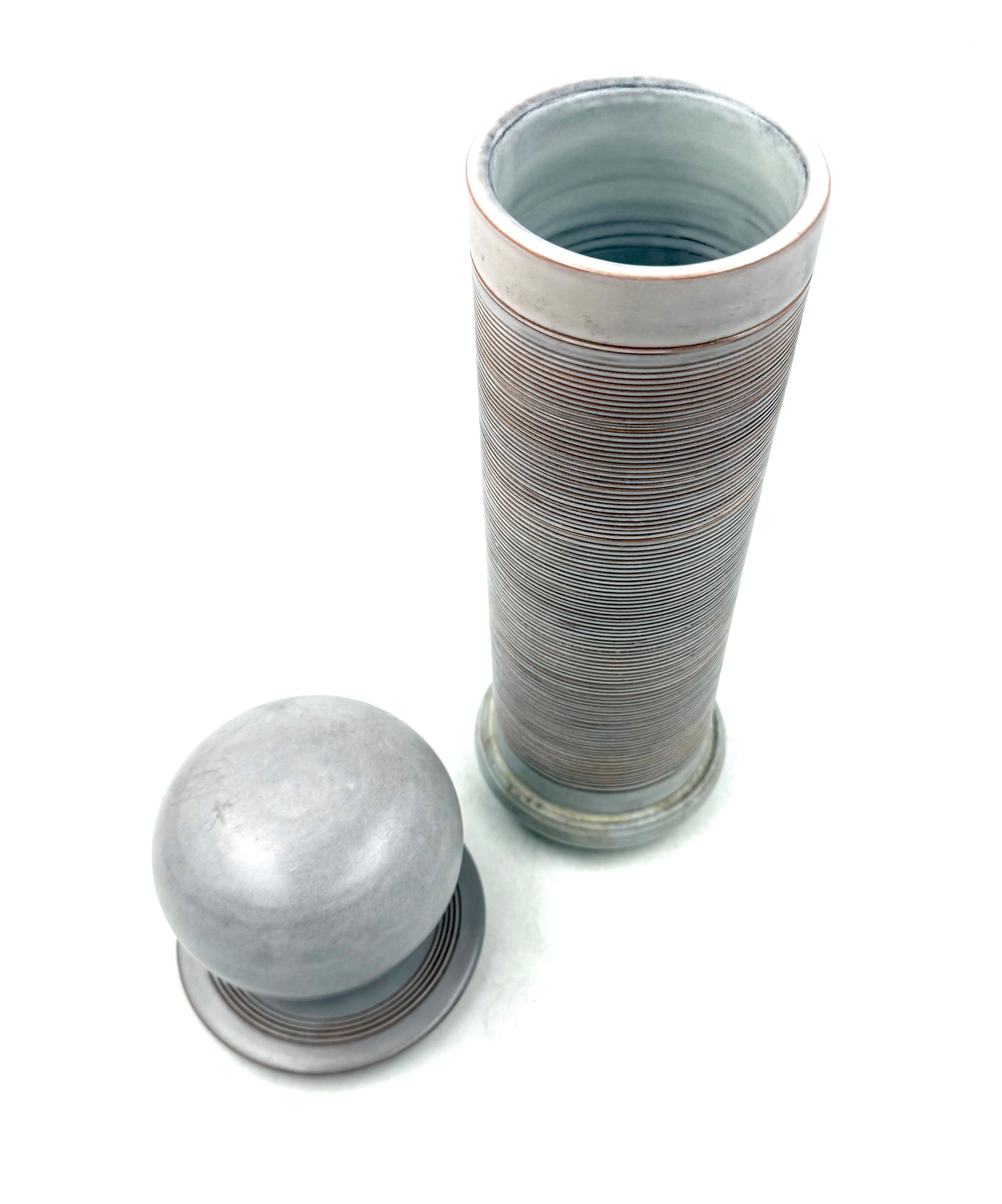 Moderne Steingutvase aus der Jahrhundertmitte, Franco Bucci Italien ca. 1970 im Angebot 9