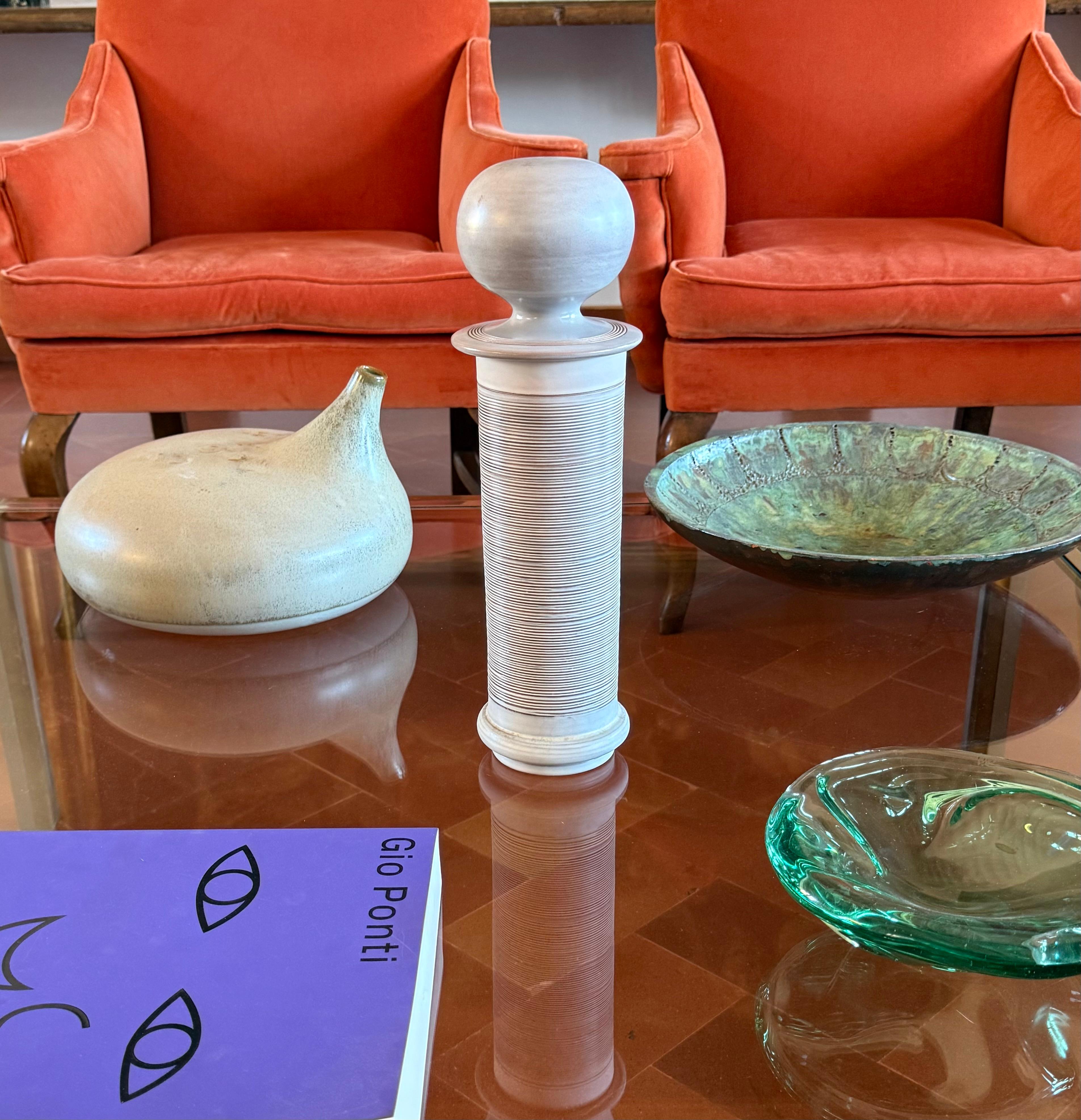 Moderne Steingutvase aus der Jahrhundertmitte, Franco Bucci Italien ca. 1970 im Angebot 11