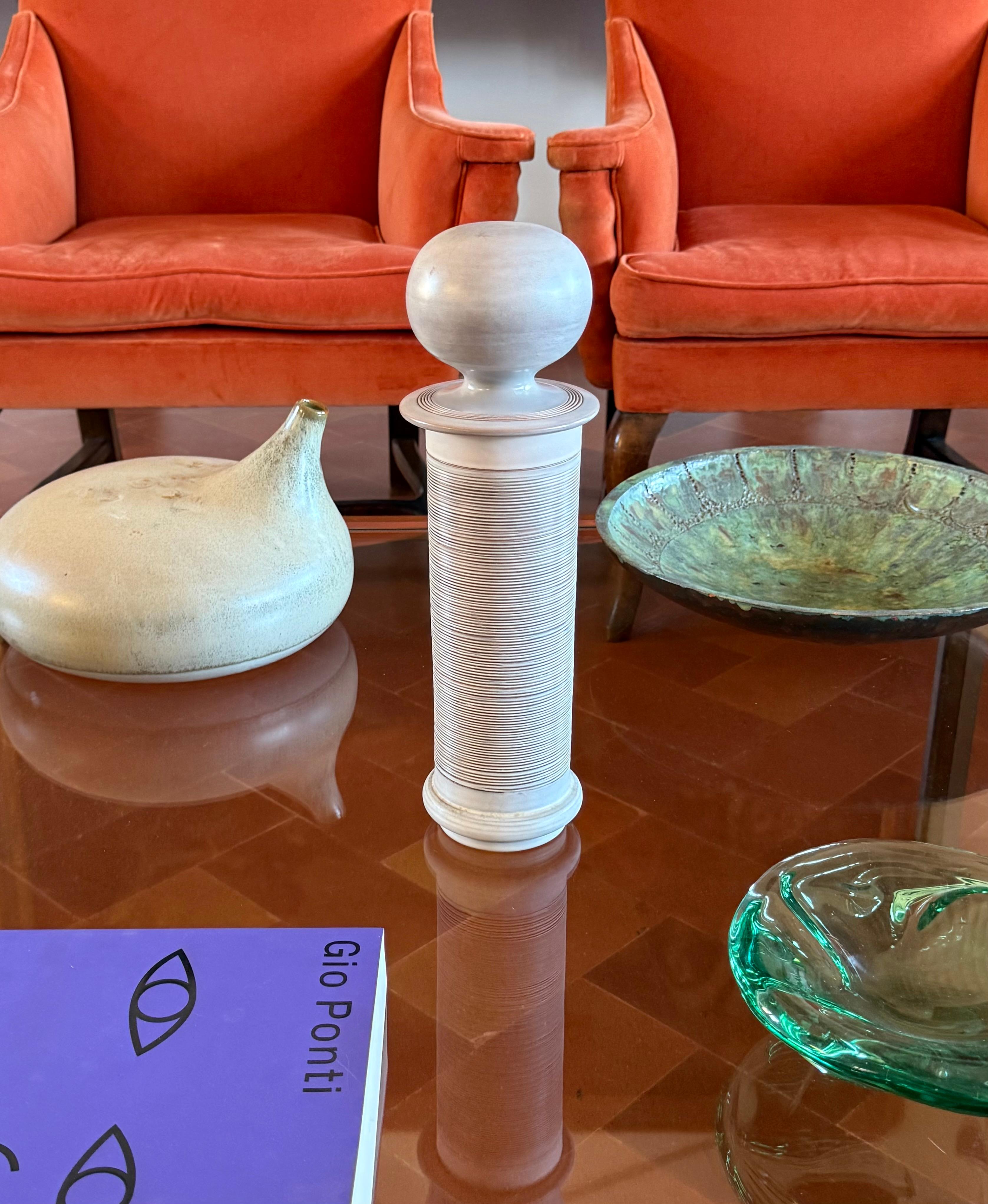 Moderne Steingutvase aus der Jahrhundertmitte, Franco Bucci Italien ca. 1970 im Angebot 13