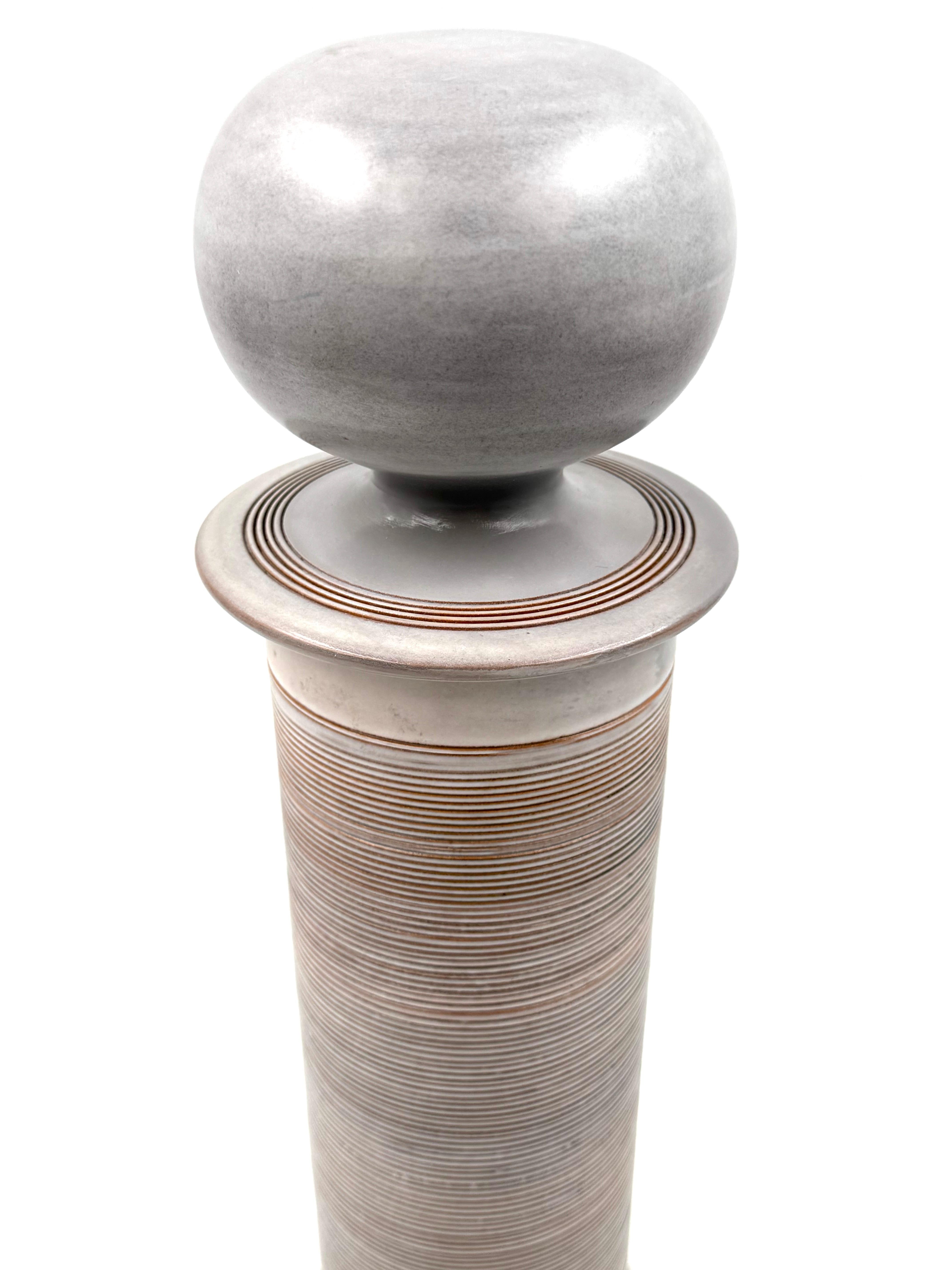 Moderne Steingutvase aus der Jahrhundertmitte, Franco Bucci Italien ca. 1970 im Angebot 1
